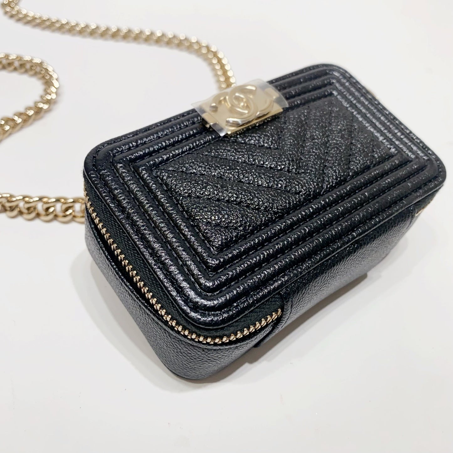 No.4129-Chanel Chevron Boy Purse With Chain (Unused / 未使用品)