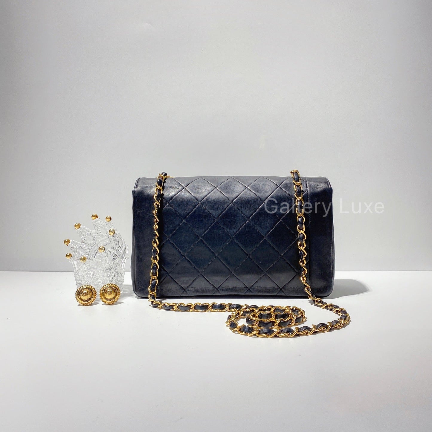 No.2057-Chanel Vintage Lambskin Diana Bag 25cm