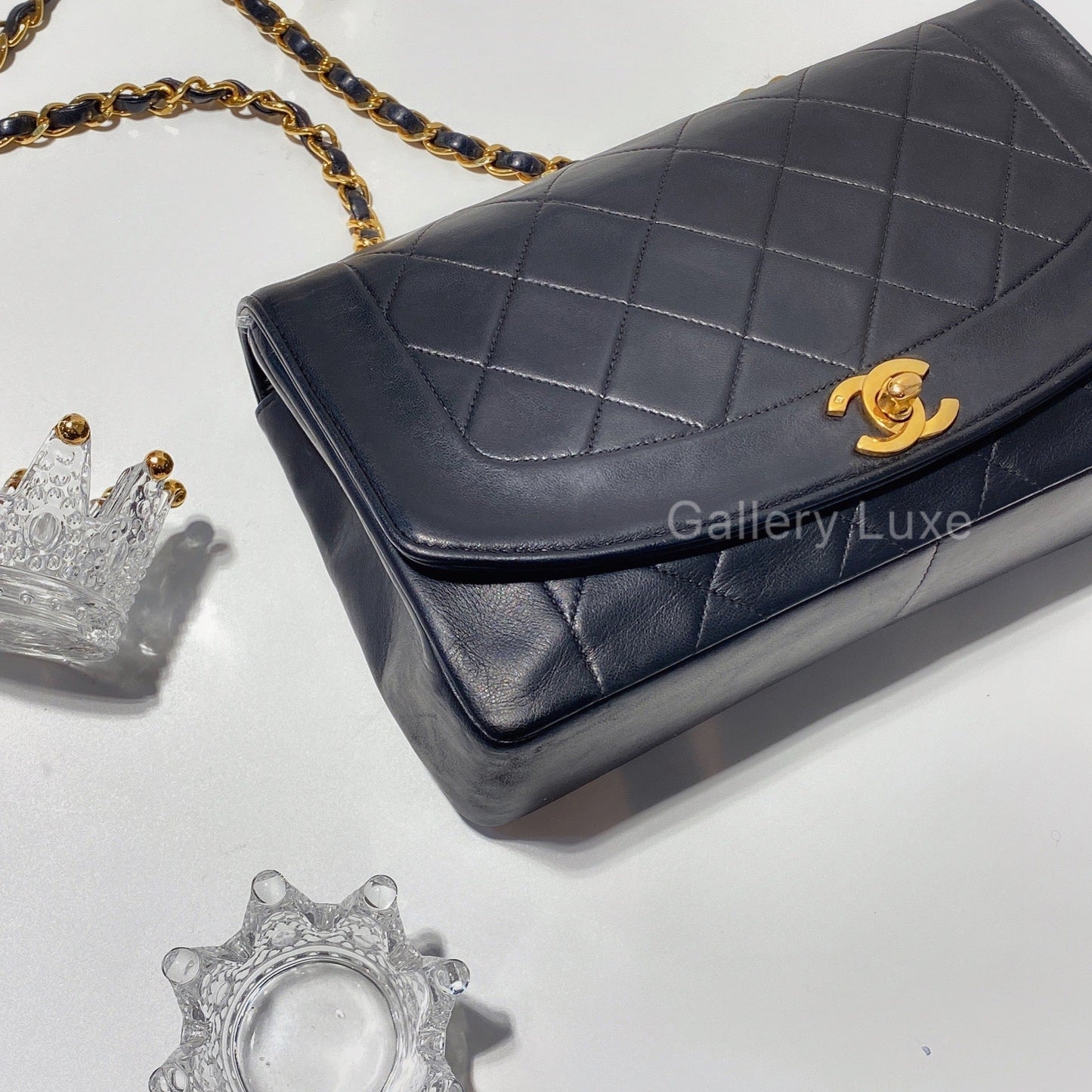 No.2057-Chanel Vintage Lambskin Diana Bag 25cm