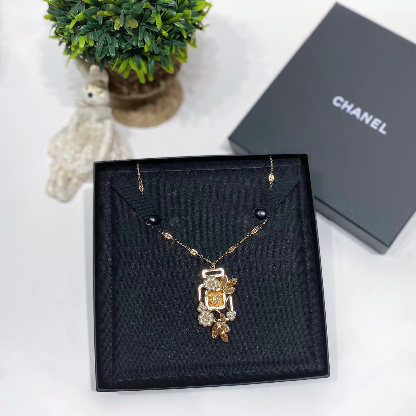 No.4255-Chanel Metal &amp; Pearl Perfume Necklace (Brand New / 全新貨品)
