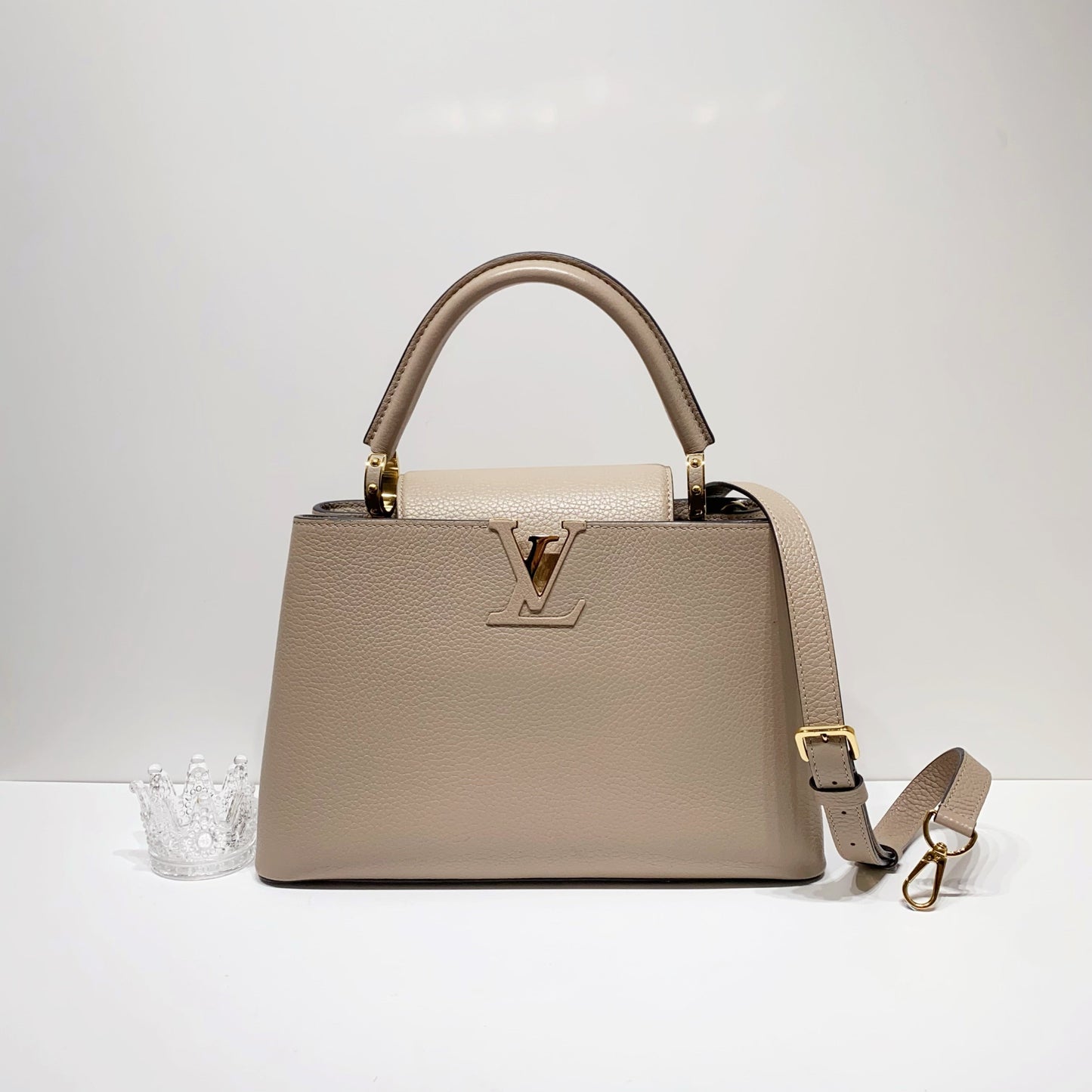 No.4236-Louis Vuitton Capucines MM