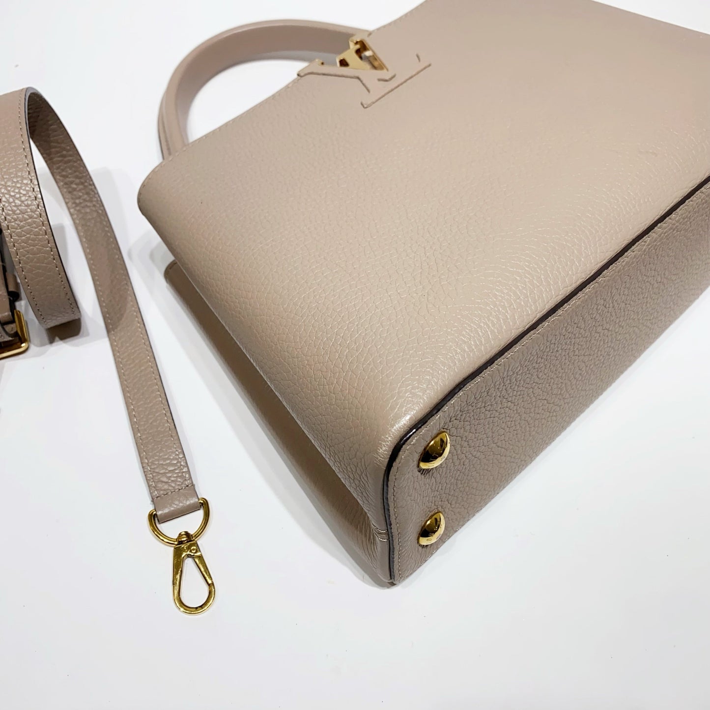 No.4236-Louis Vuitton Capucines MM