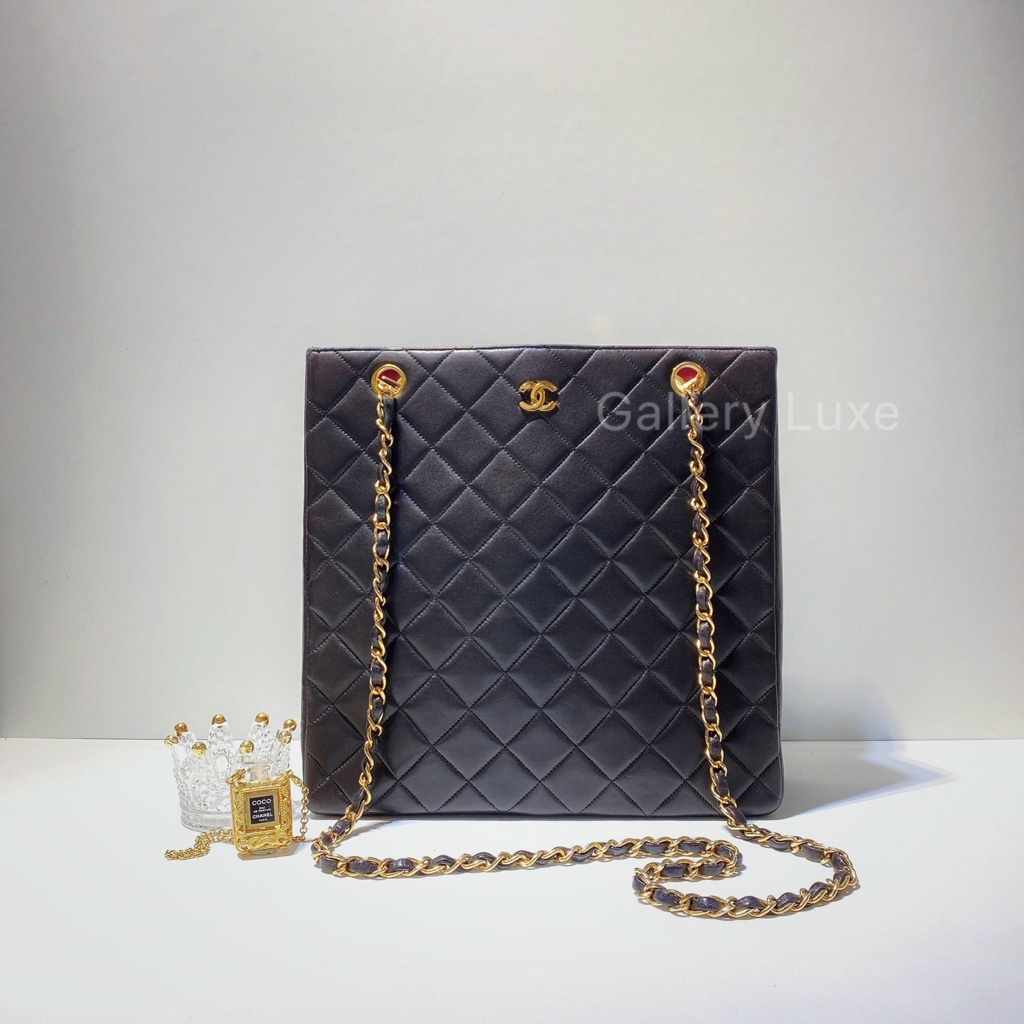 No.2818-Chanel Vintage Lambskin Tote Bag