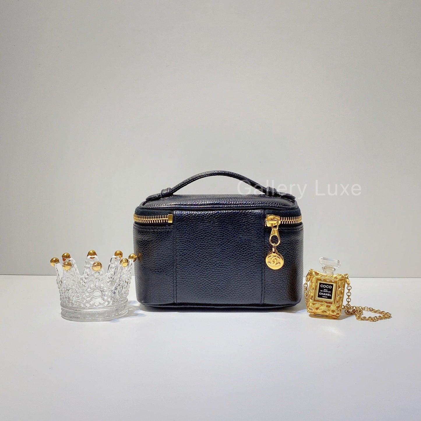 No.2820-Chanel Vintage Caviar Mini Vanity Box