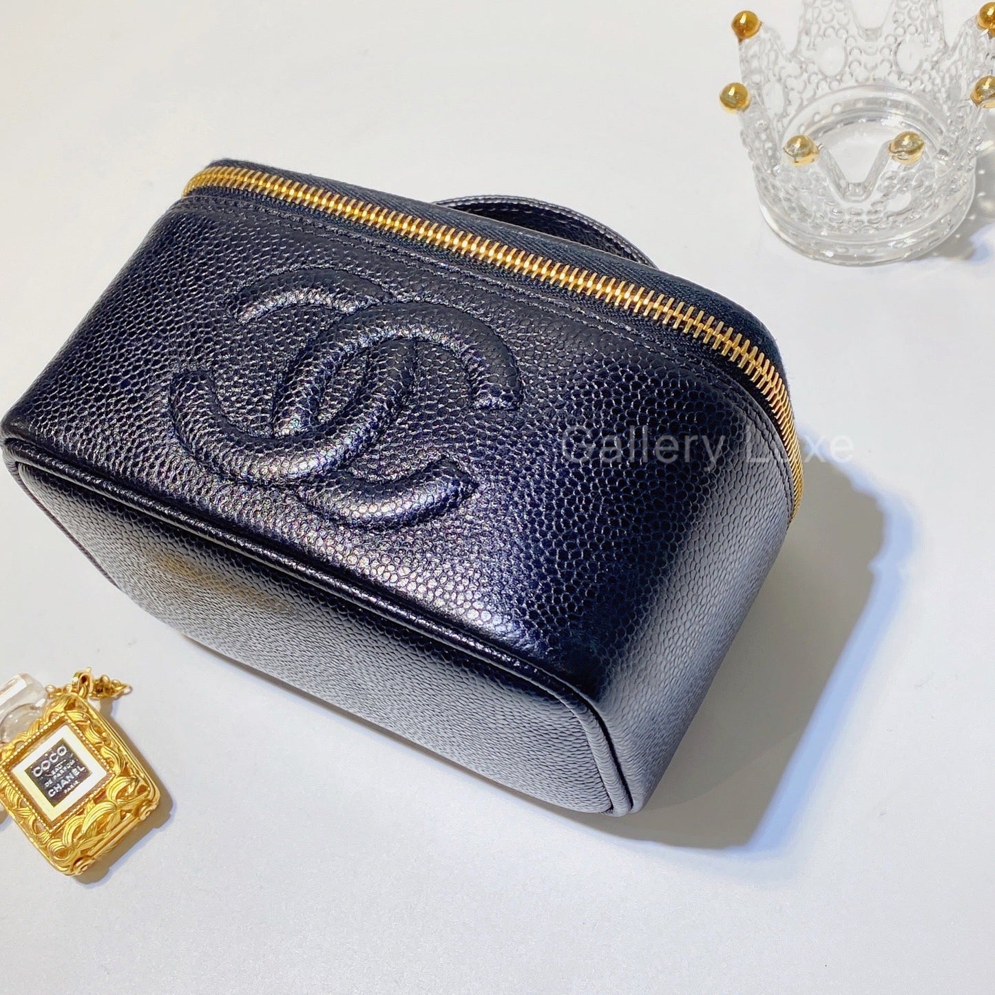 No.2820-Chanel Vintage Caviar Mini Vanity Box