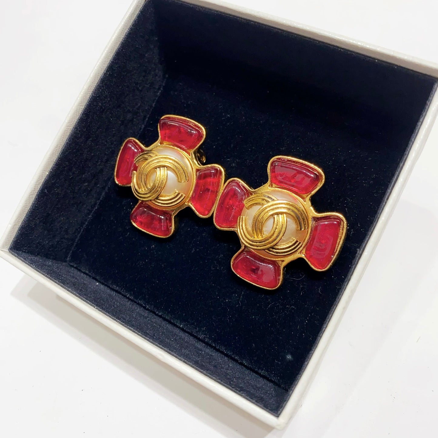 No.4189-Chanel Vintage Glass Stone Pearl Coco Mark Clip Earrings