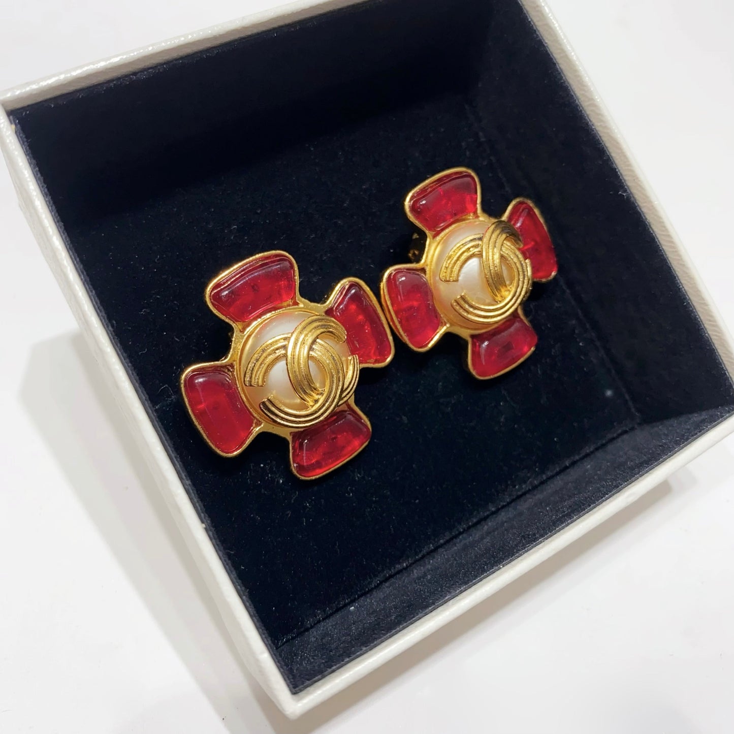 No.4189-Chanel Vintage Glass Stone Pearl Coco Mark Clip Earrings