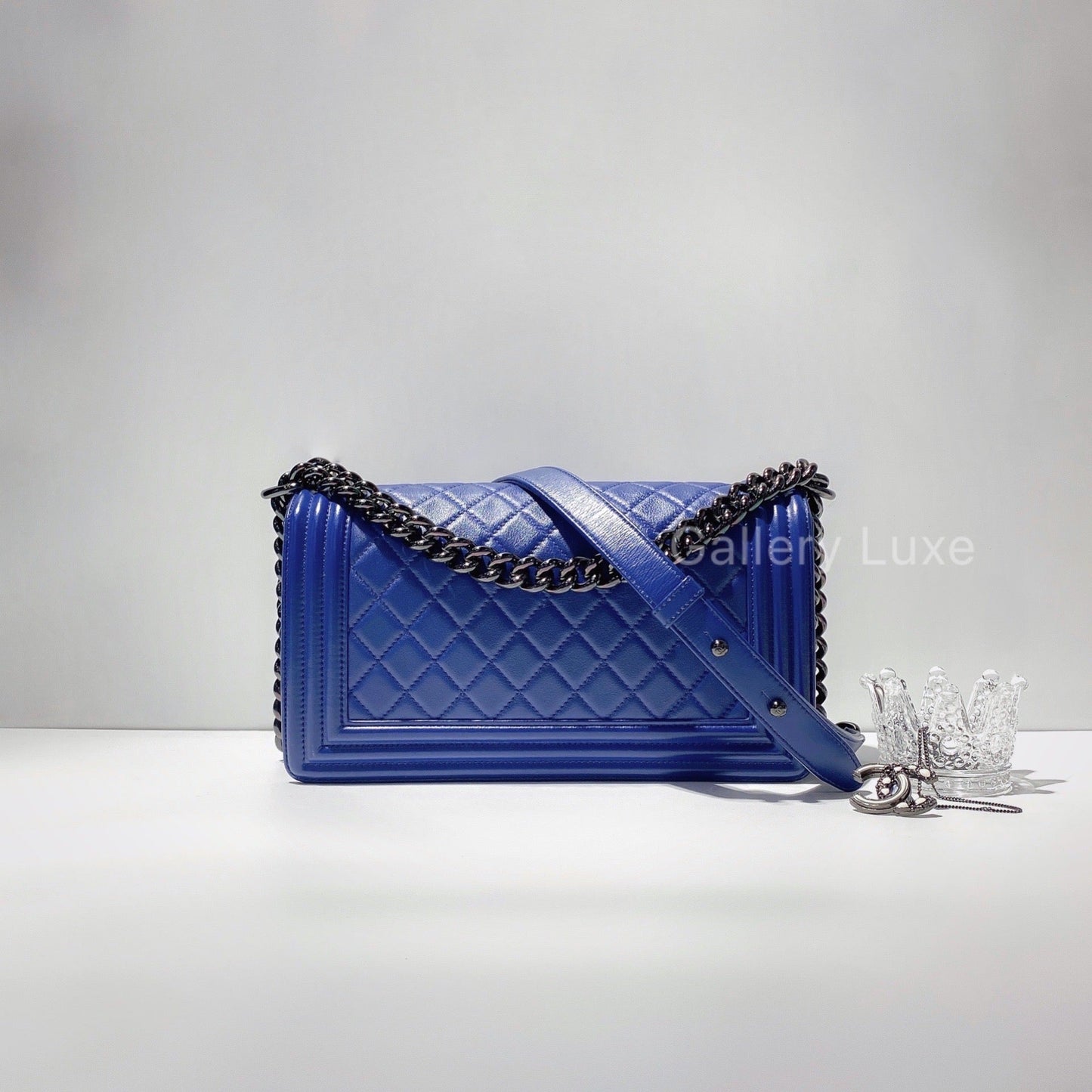 No.2516-Chanel Calfskin So Black Boy 25cm