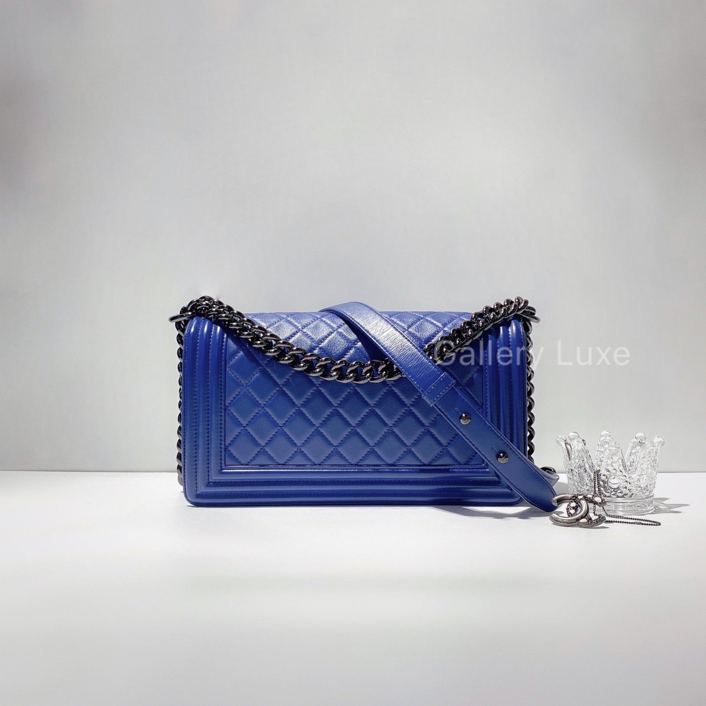 No.3920-Chanel Calfskin So Black Boy 25cm