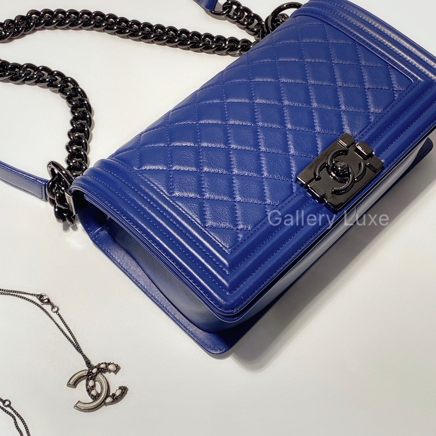 No.3920-Chanel Calfskin So Black Boy 25cm