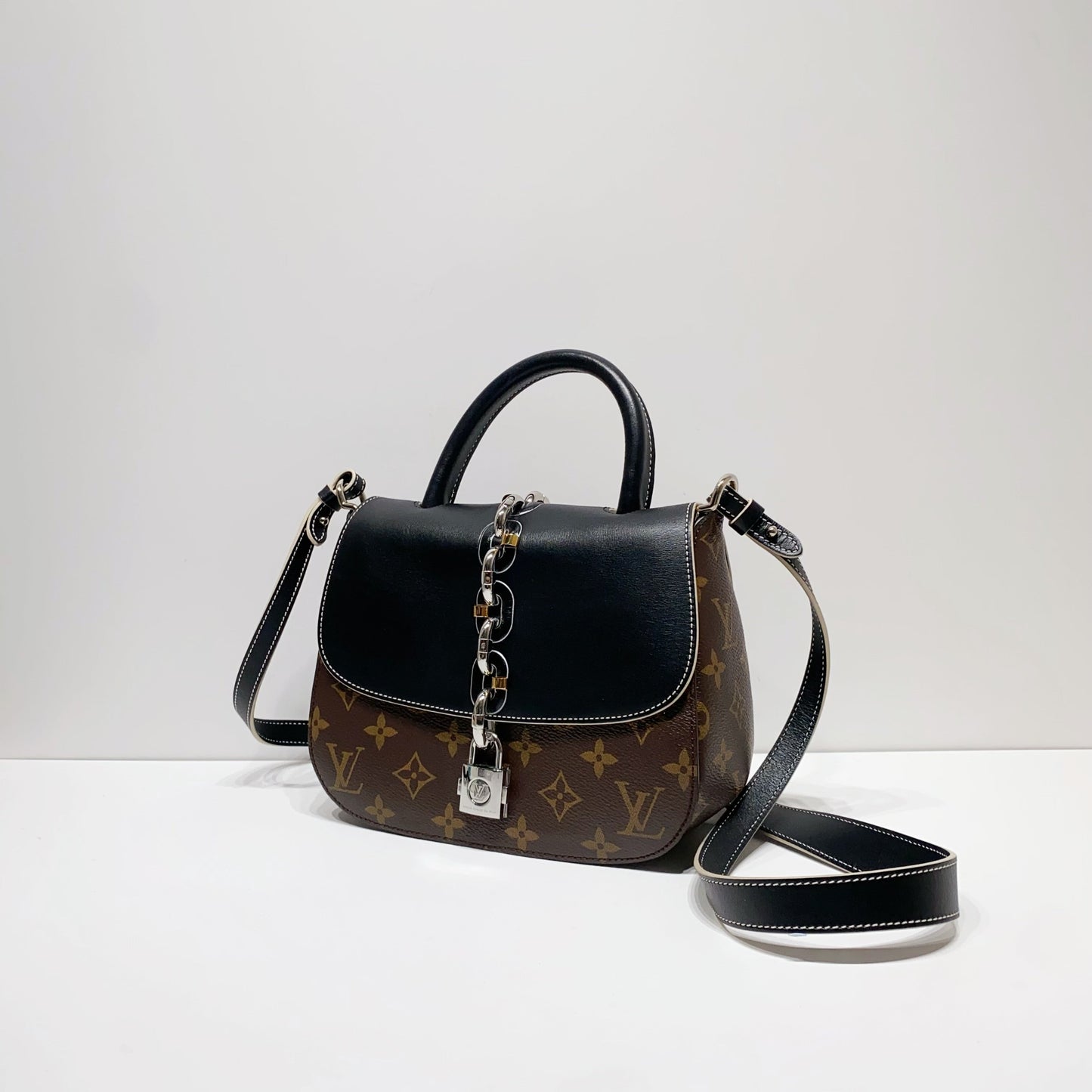 No.4247-Louis Vuitton Chain IT PM
