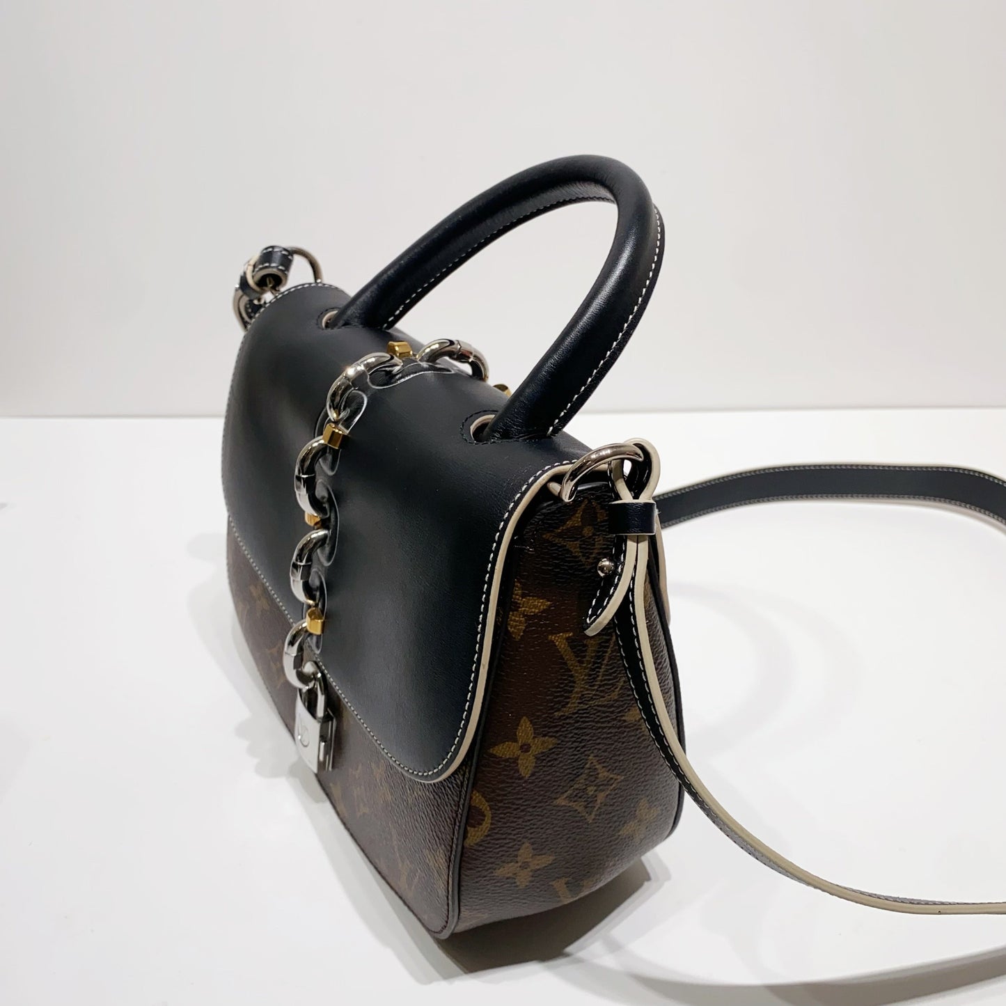 No.4247-Louis Vuitton Chain IT PM