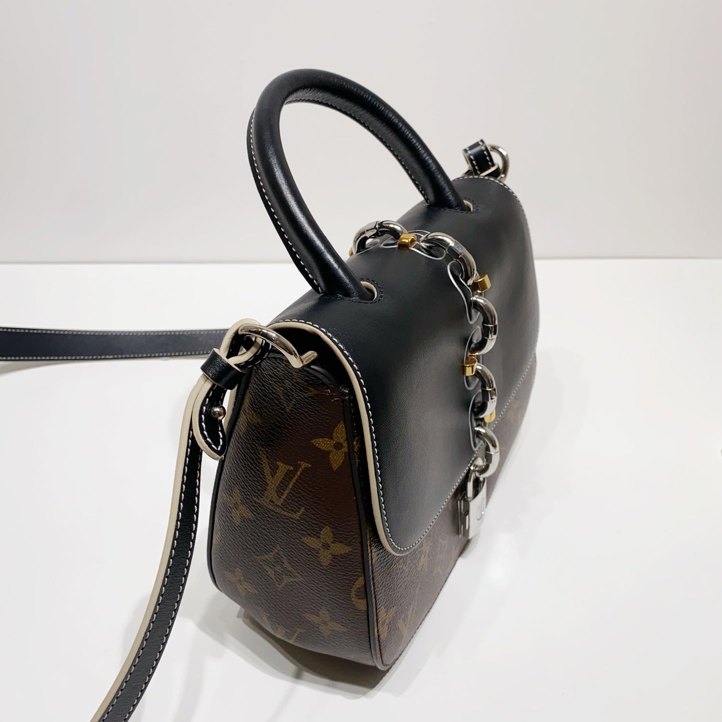 No.4247-Louis Vuitton Chain IT PM