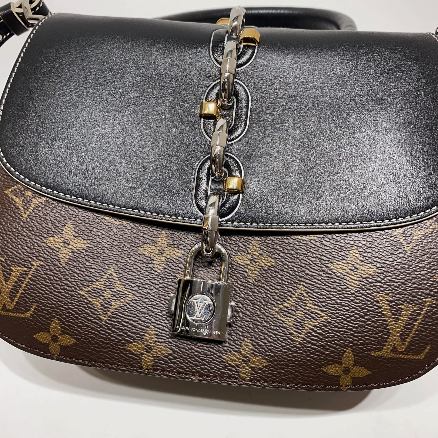 No.4247-Louis Vuitton Chain IT PM