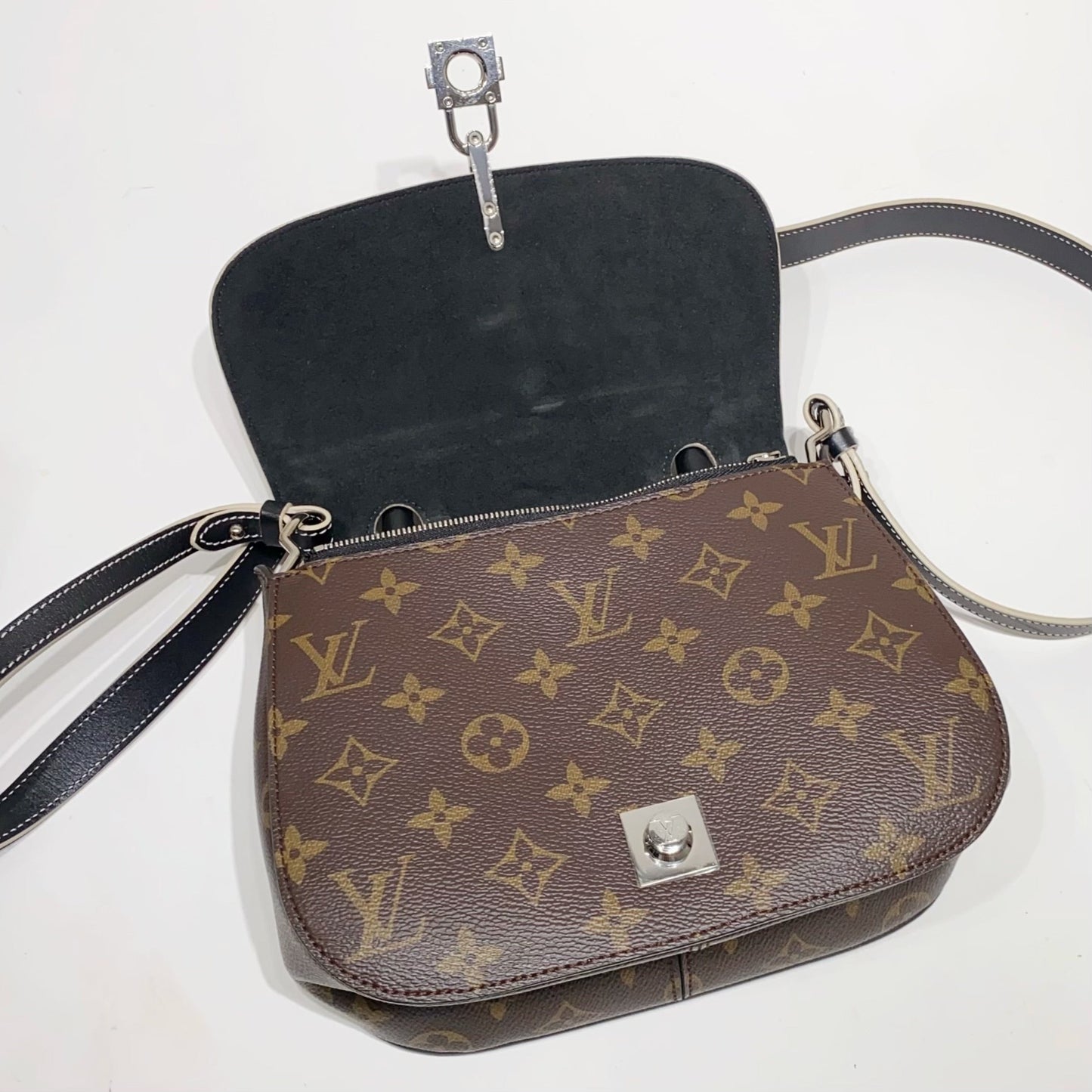 No.4247-Louis Vuitton Chain IT PM