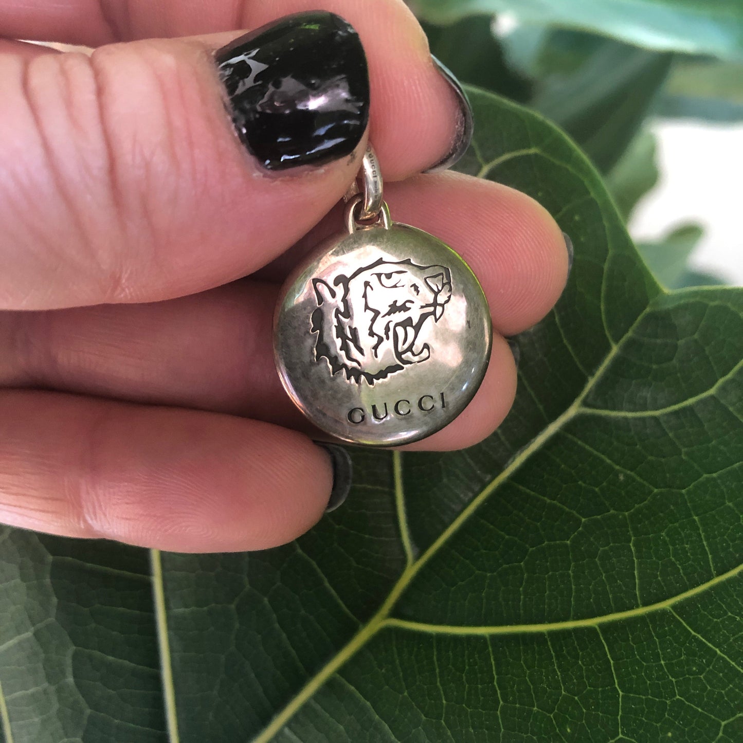 Luxury Gucci Trending 2025 Blind X Love Round Necklace in Silver