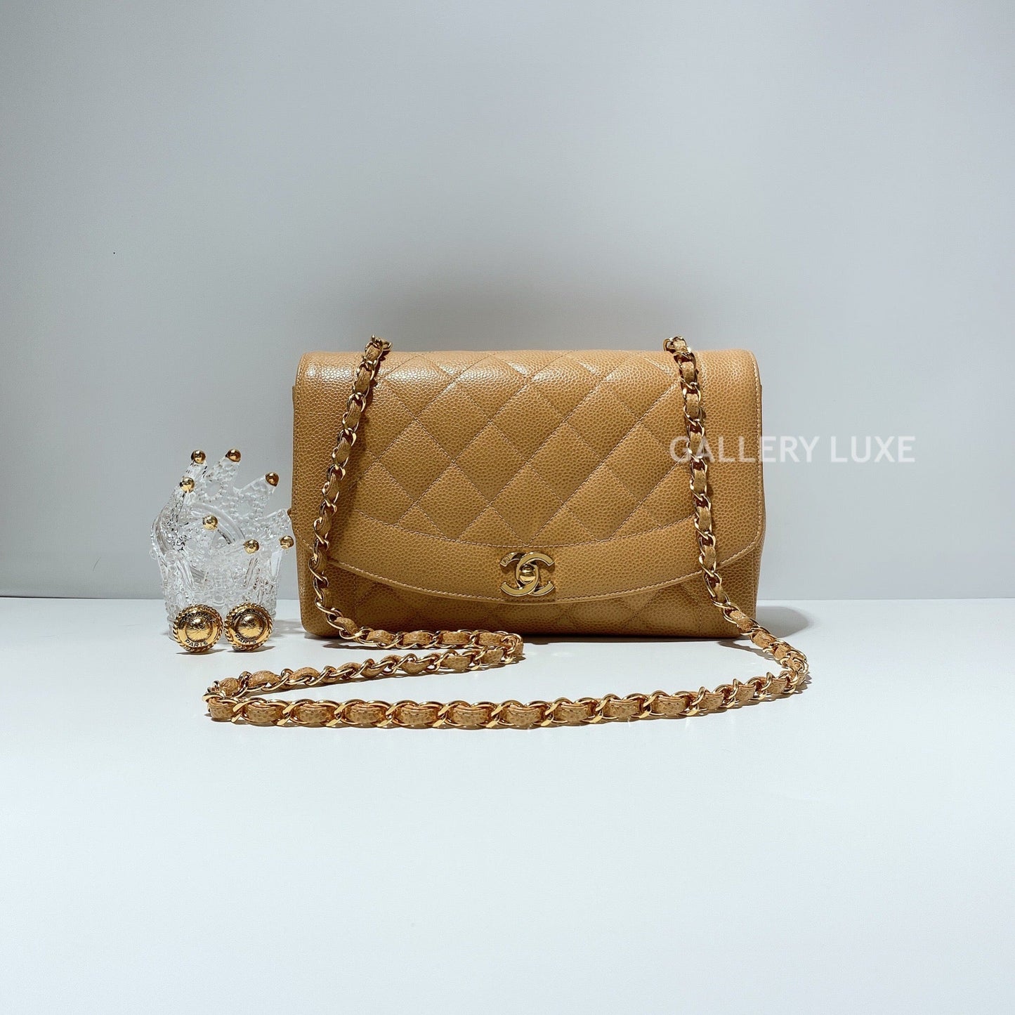 No.2320-Chanel Vintage Caviar Diana Bag 25cm