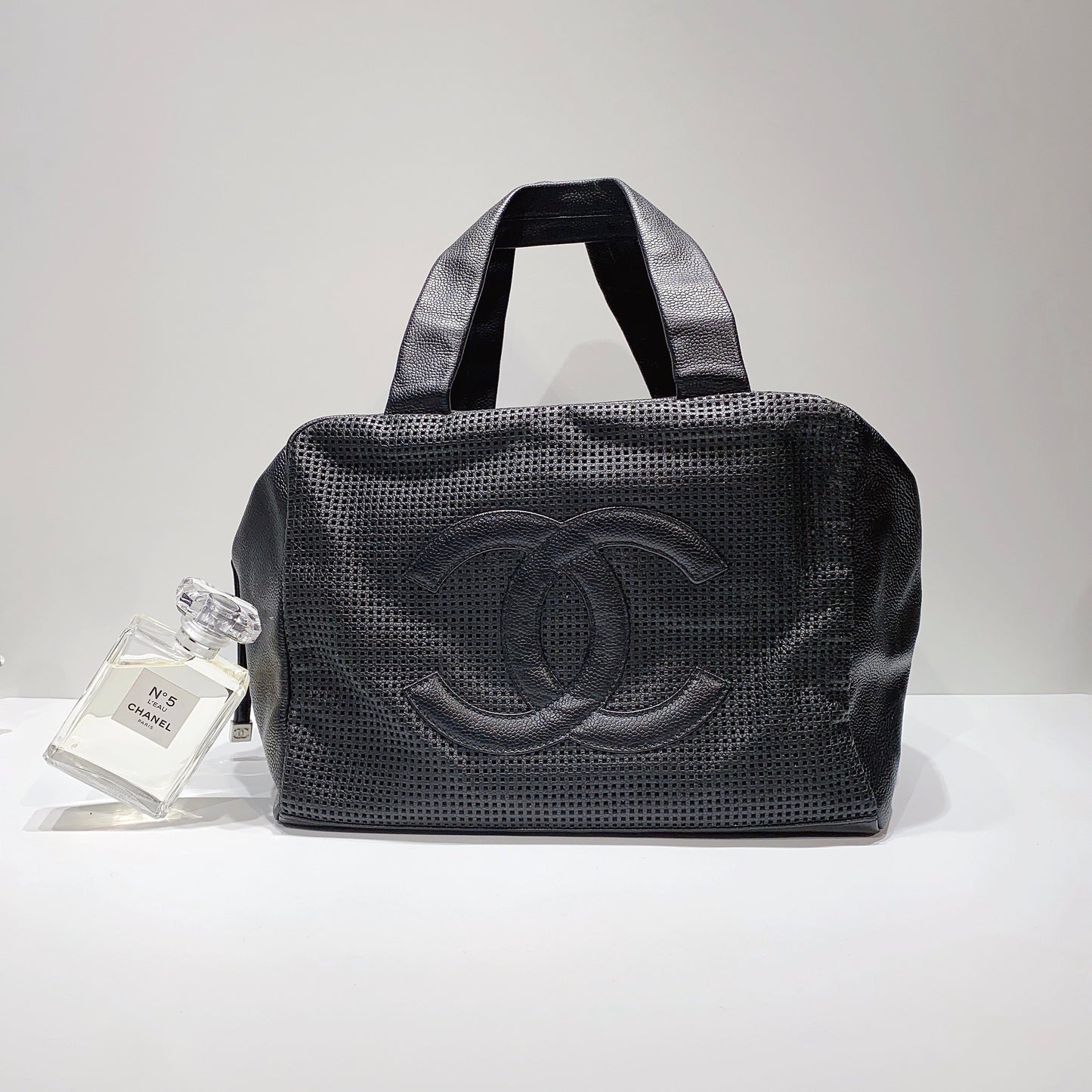 No.3741-Chanel Large Cape Cod Handbag