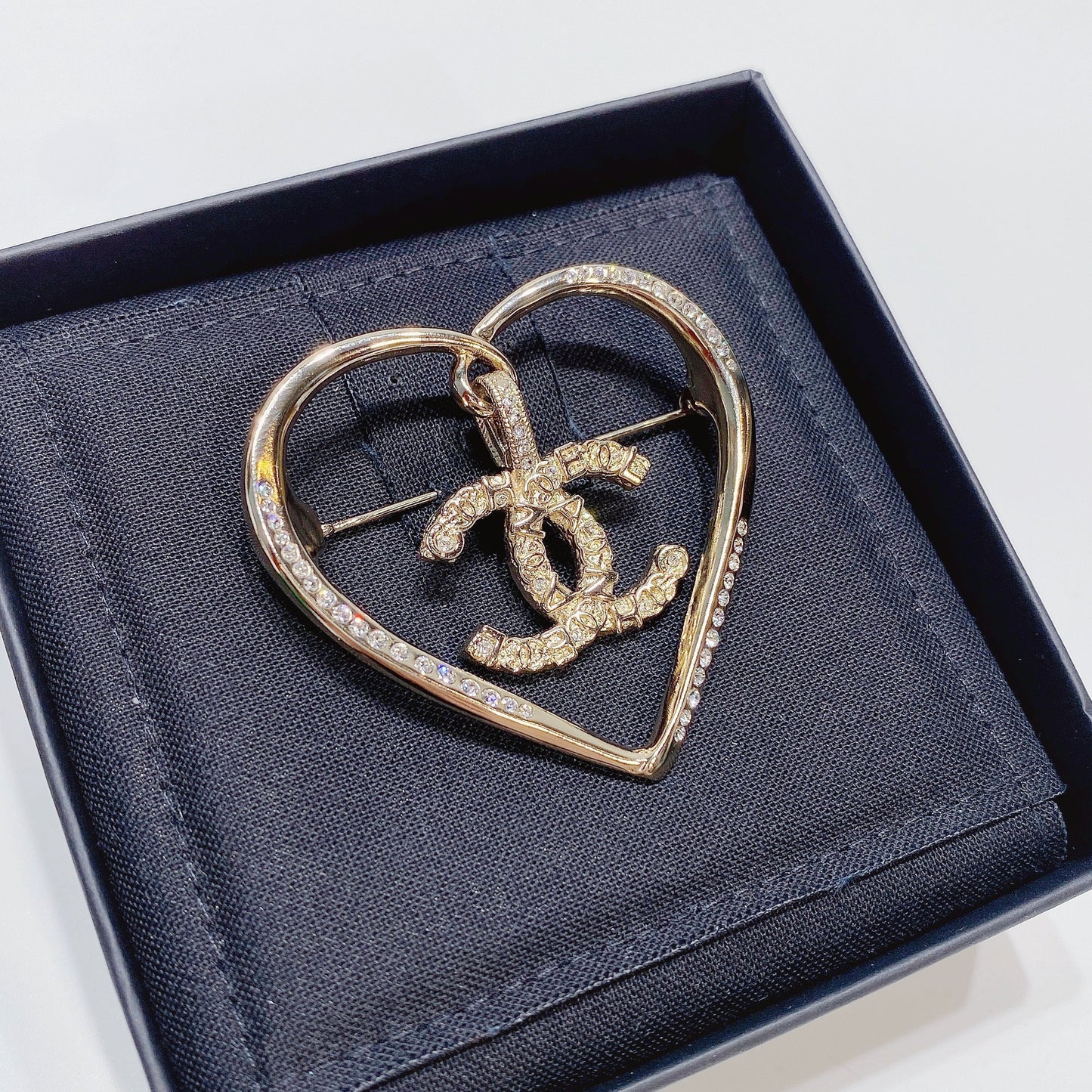 No.3635-Chanel Metal Crystal Heart Brooch