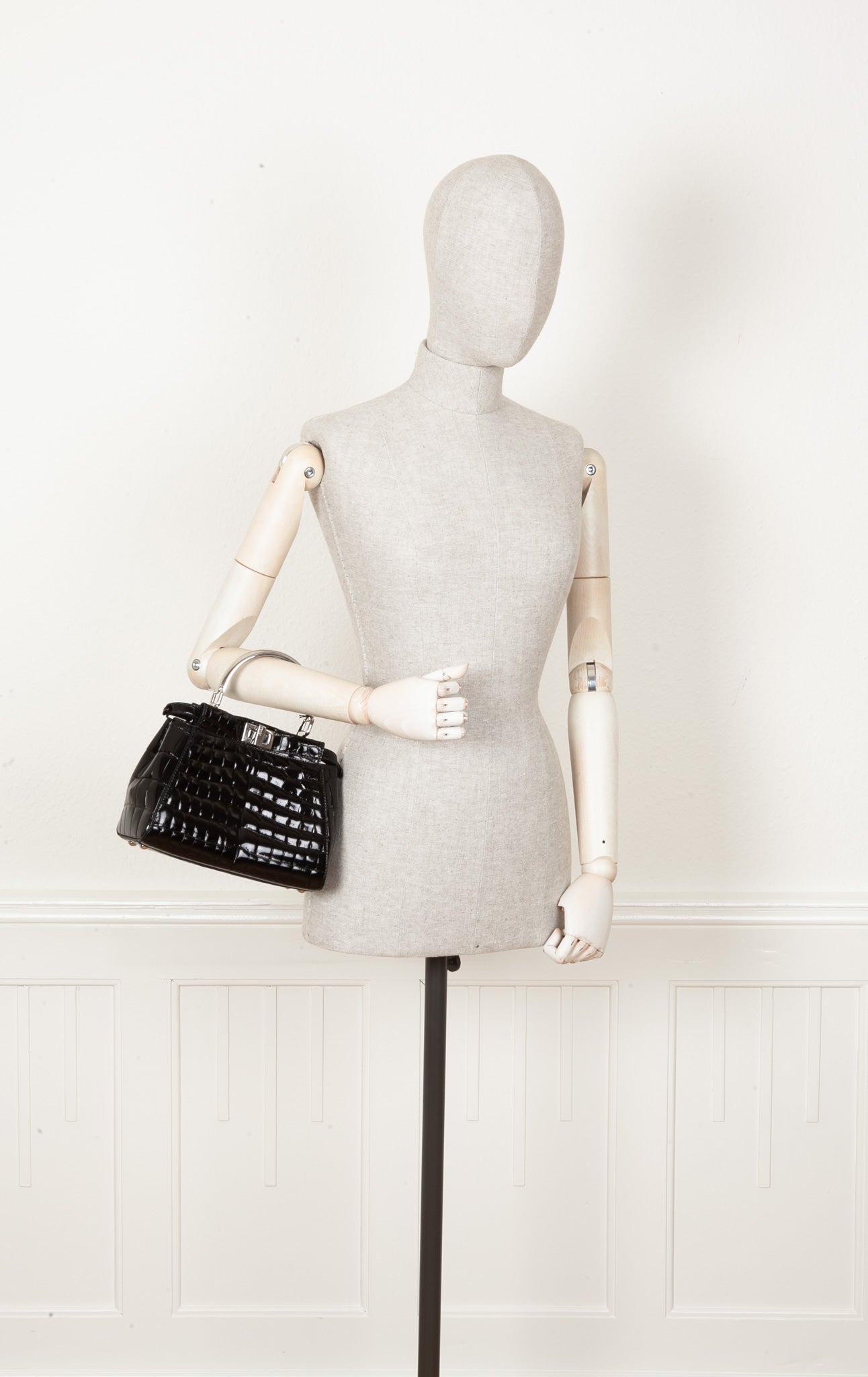 Luxury Fendi Peekaboo Mini Alligator Bag Black