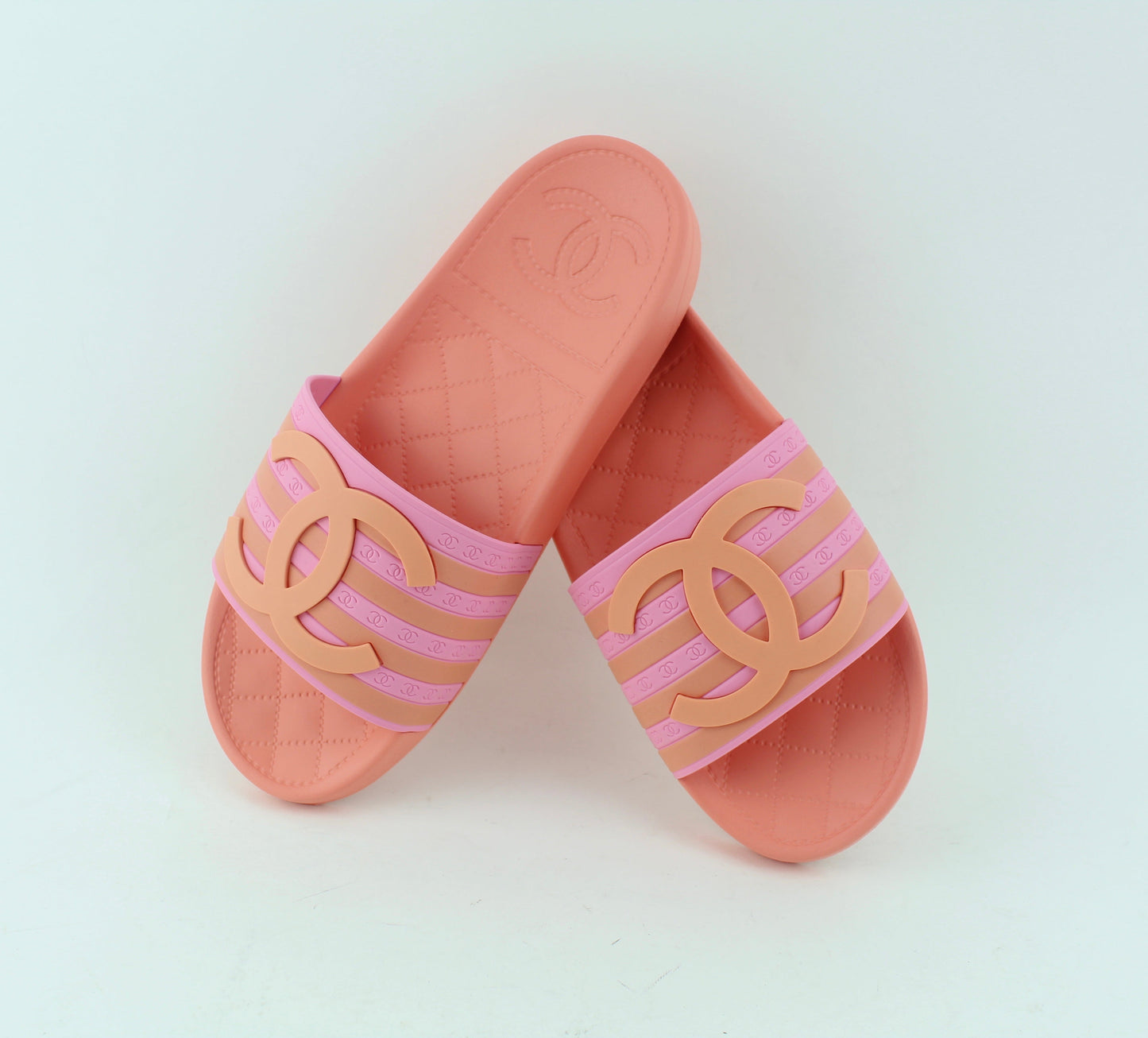 CHANEL RUBBER CC FLAT SLIDE SANDALS