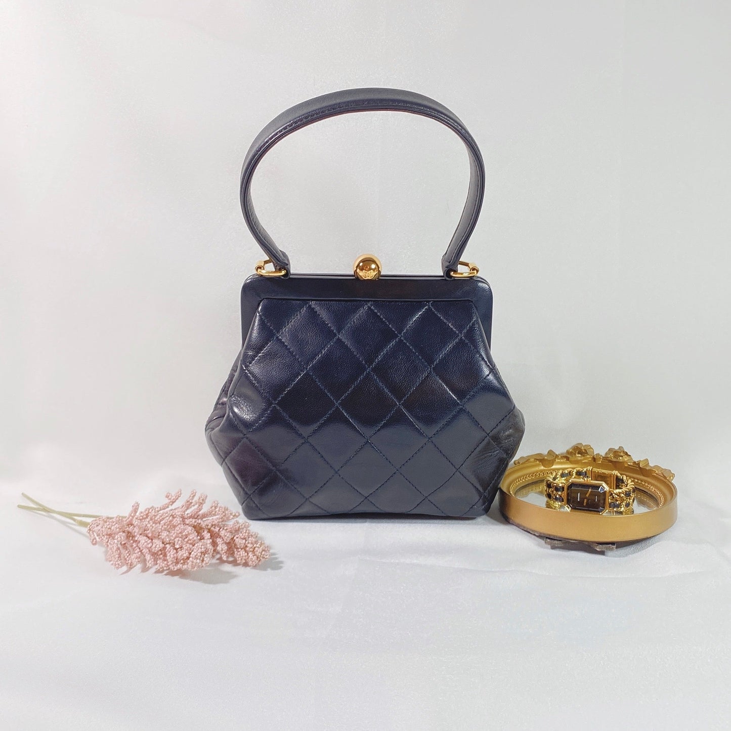 No.2318-Chanel Vintage Lambskin Kiss-Lock Handbag