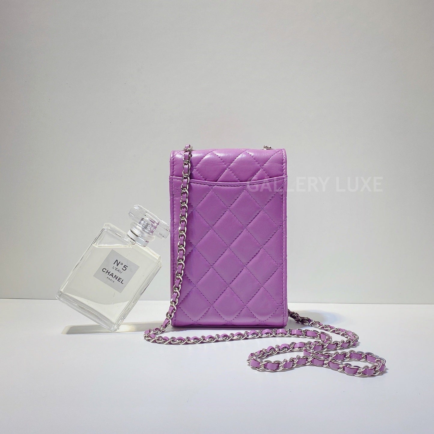 No.2850-Chanel Lambskin Phone Holder With Chain (Unused / 未使用品)