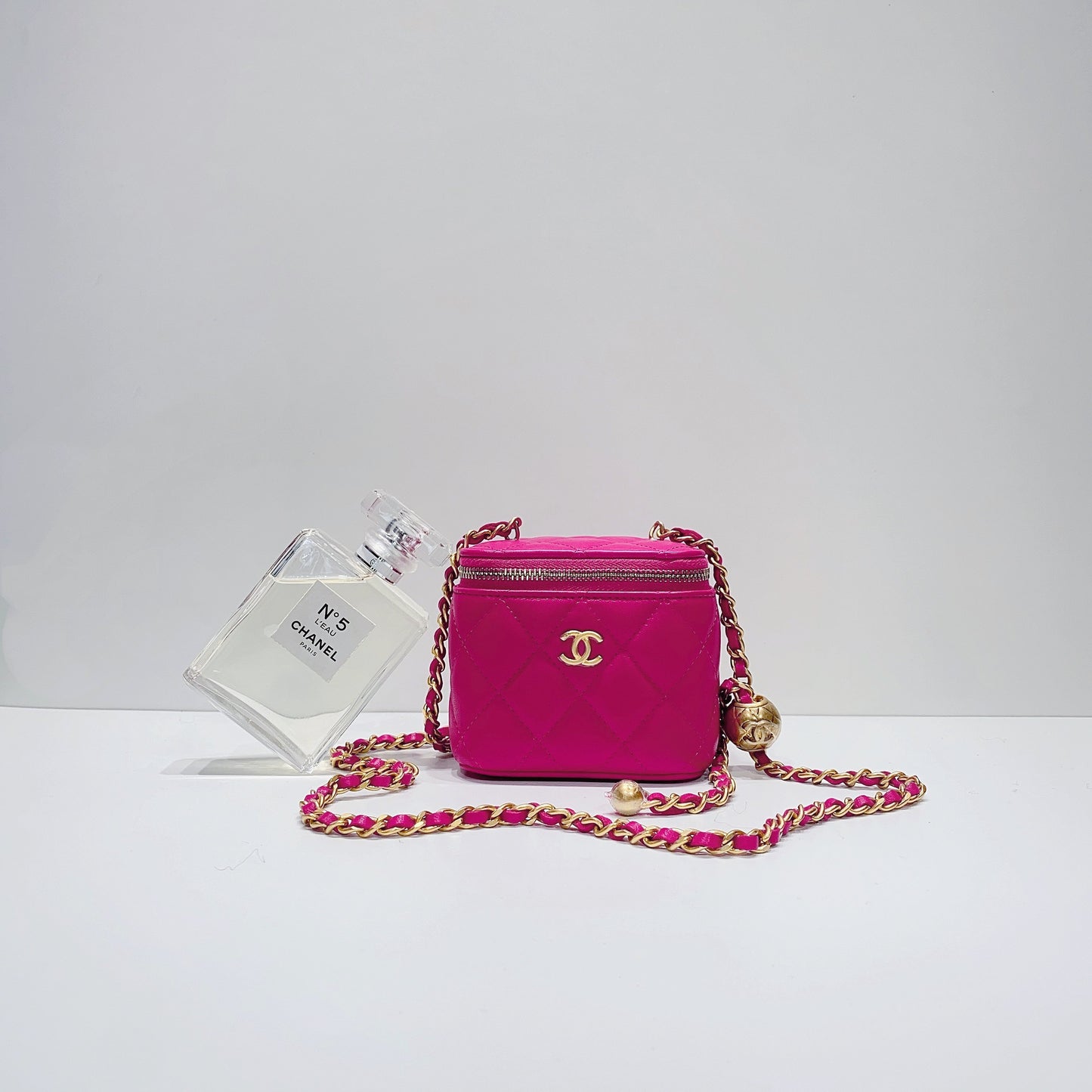 No.3740-Chanel Pearl Crush Clutch With Chain (Unused / 未使用品)