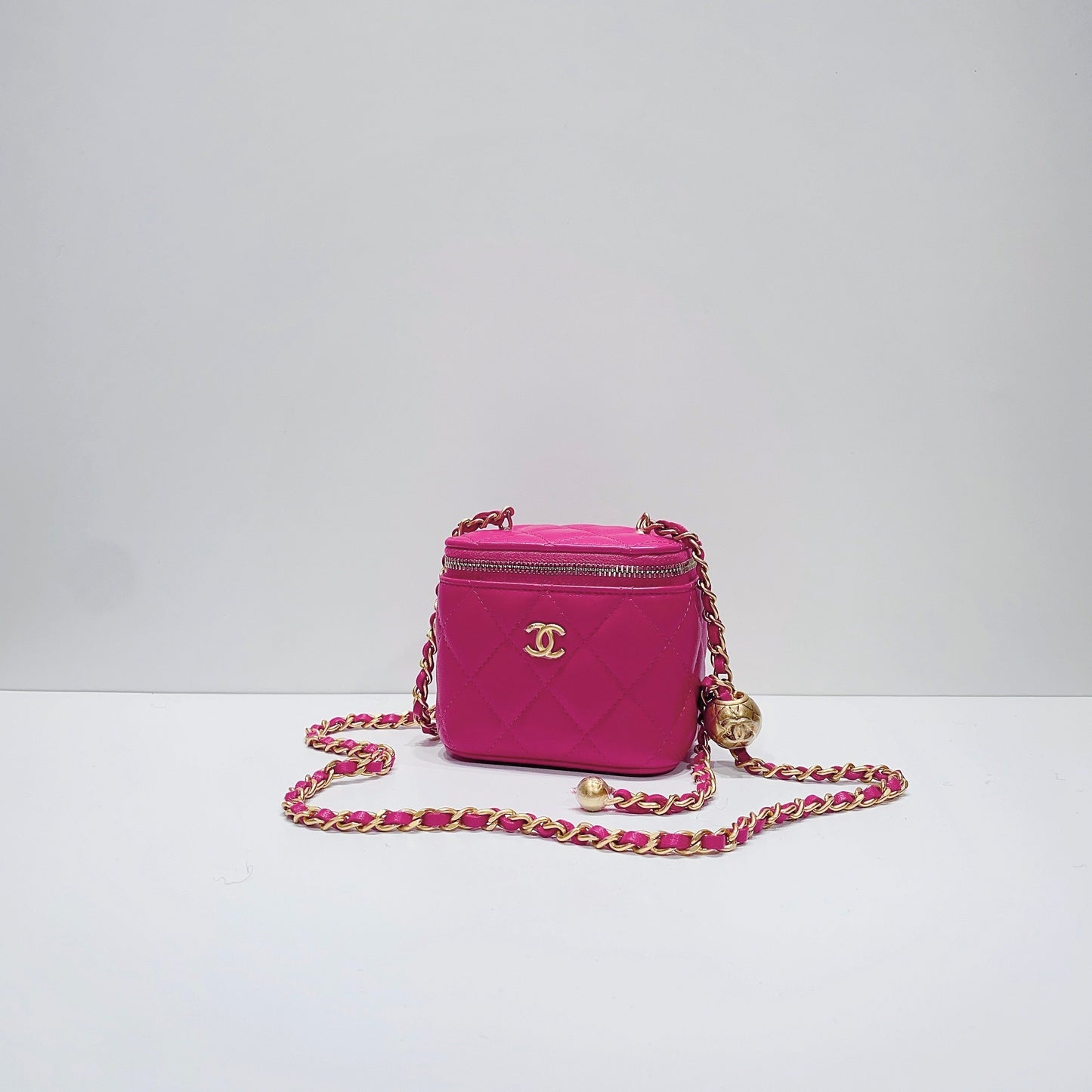 No.3740-Chanel Pearl Crush Clutch With Chain (Unused / 未使用品)