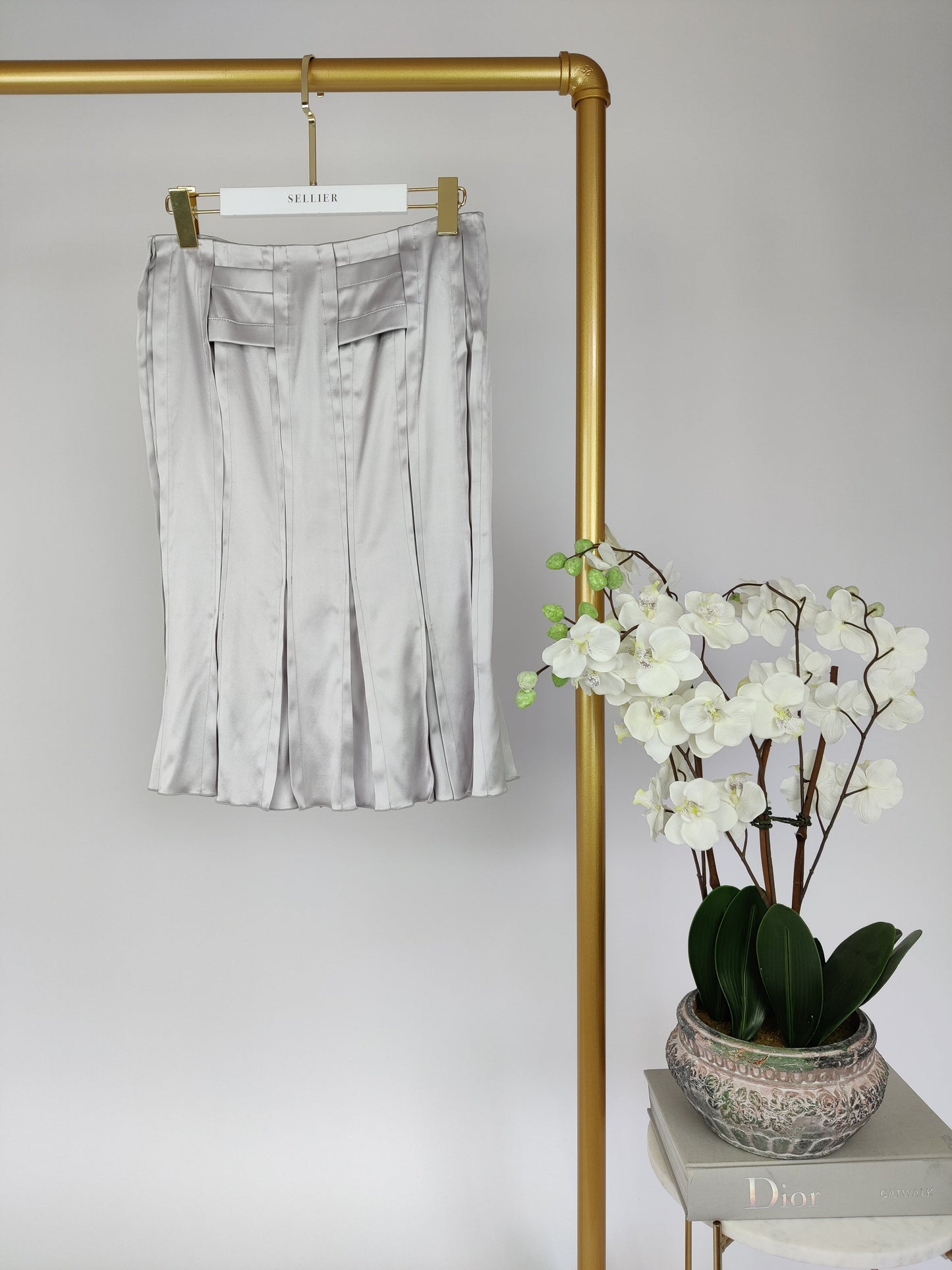 Luxury Gucci Silver Silk Pleated Hem Skirt Size IT 38 (UK 6)