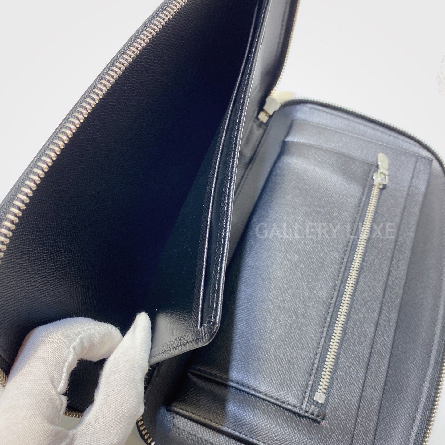 No.001169-3-Louis Vuitton Atoll Travel Clutch