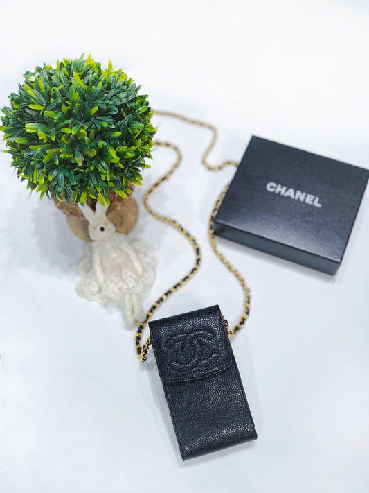 No.3867-Chanel Vintage Caviar Crossbody Key Holder