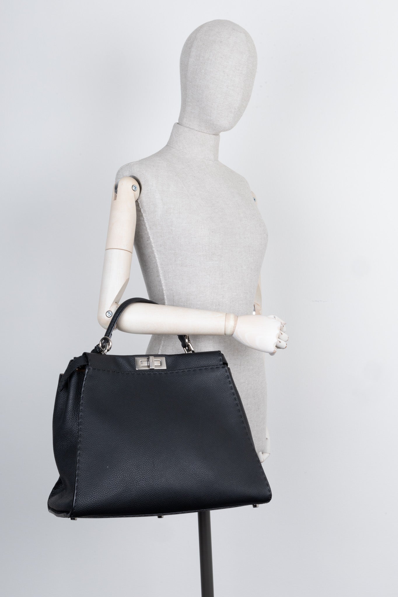 Luxury Fendi Peekaboo Large Black
