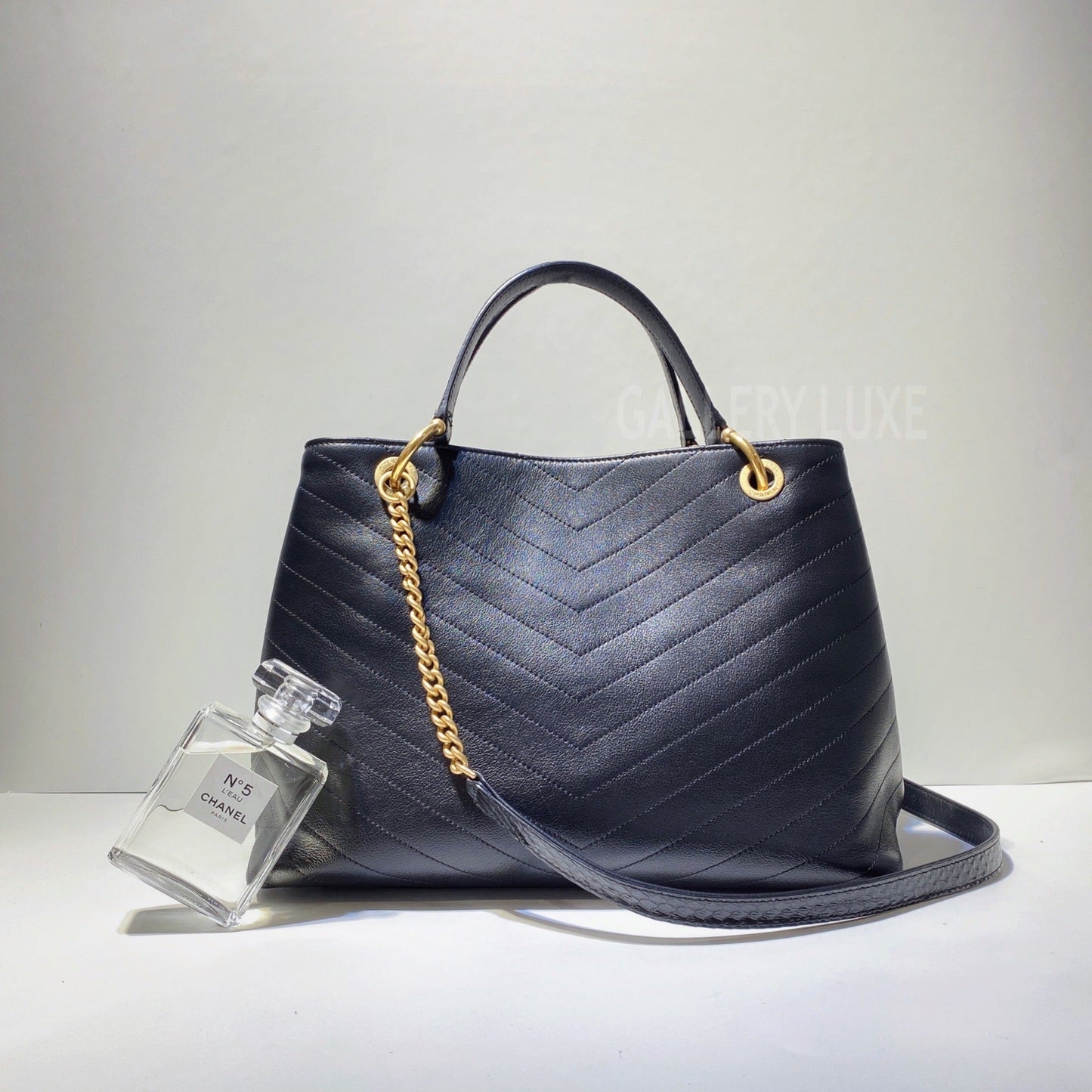 No.3153-Chanel Large Chevron Chic Shopping Bag