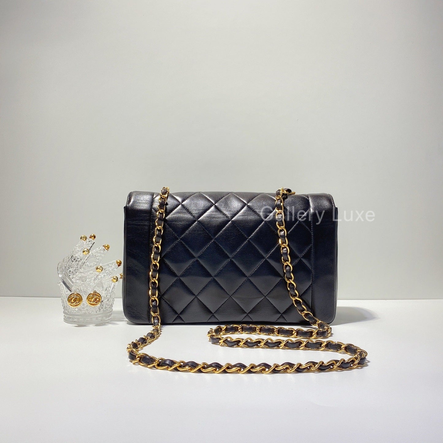 No.2559-Chanel Vintage Lambskin Diana Bag 25cm