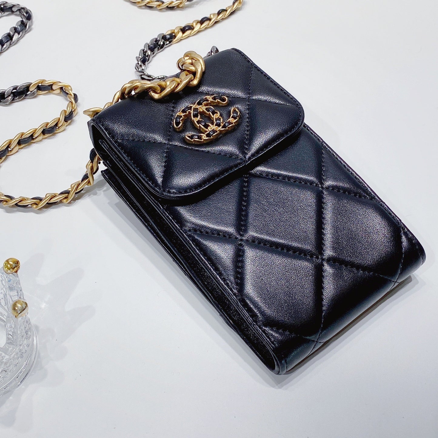 No.3531-Chanel 19 Phone Holder With Chain (Unused / 未使用品)