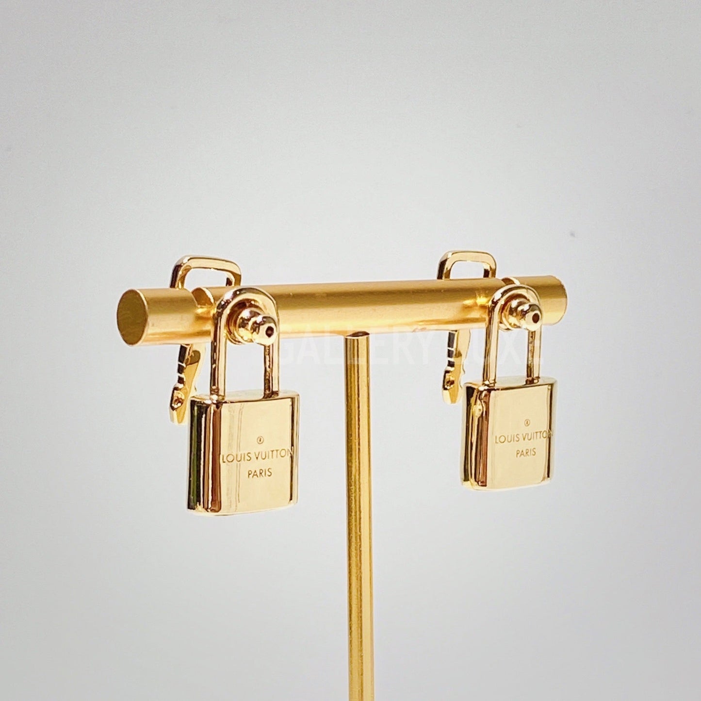 No.2954-Louis Vuitton Lock It Earrings