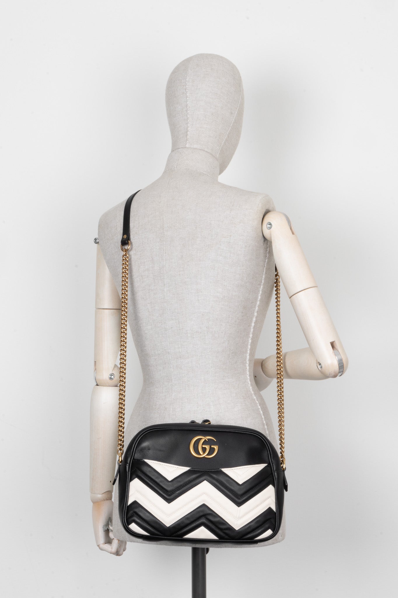 Luxury Gucci Trending 2025 Marmont Crossbody Bag Black White