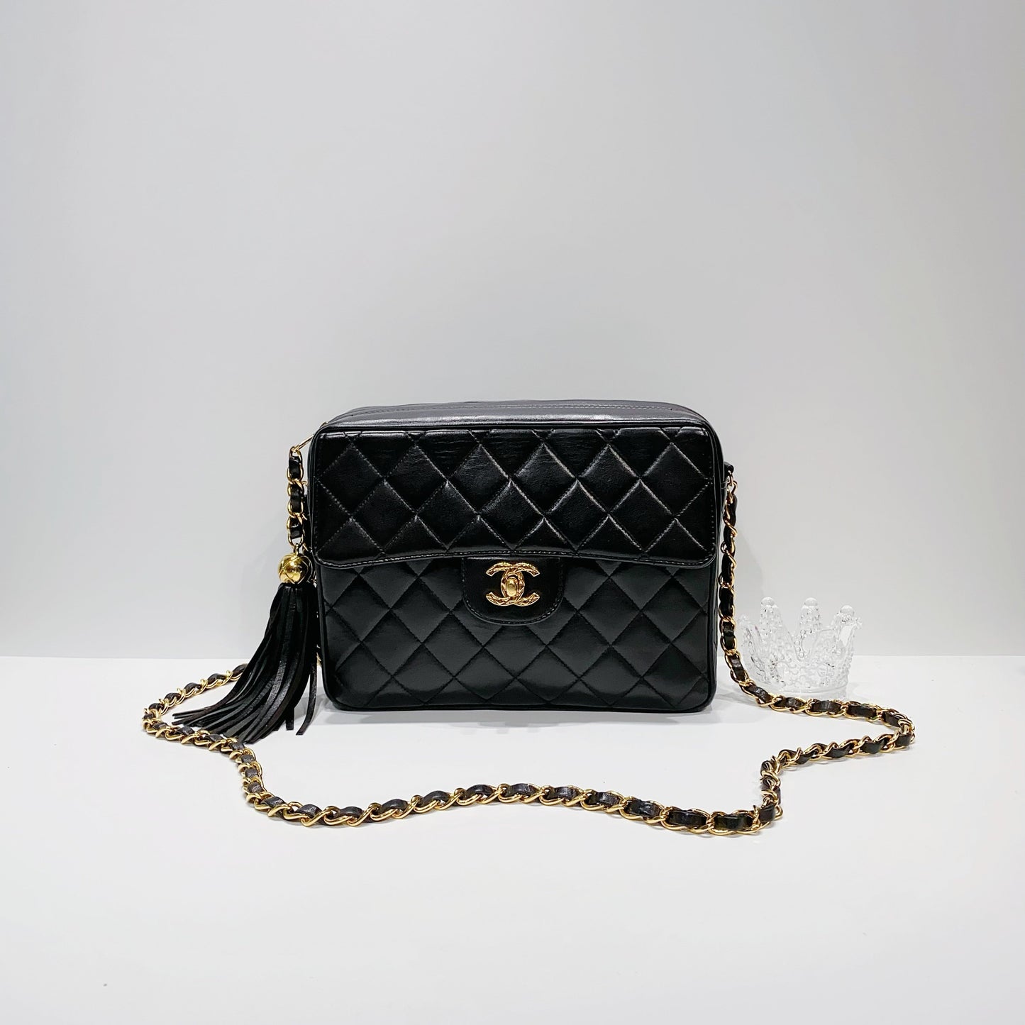 No.3945-Chanel Vintage Lambskin Turn-Lock Camera Bag