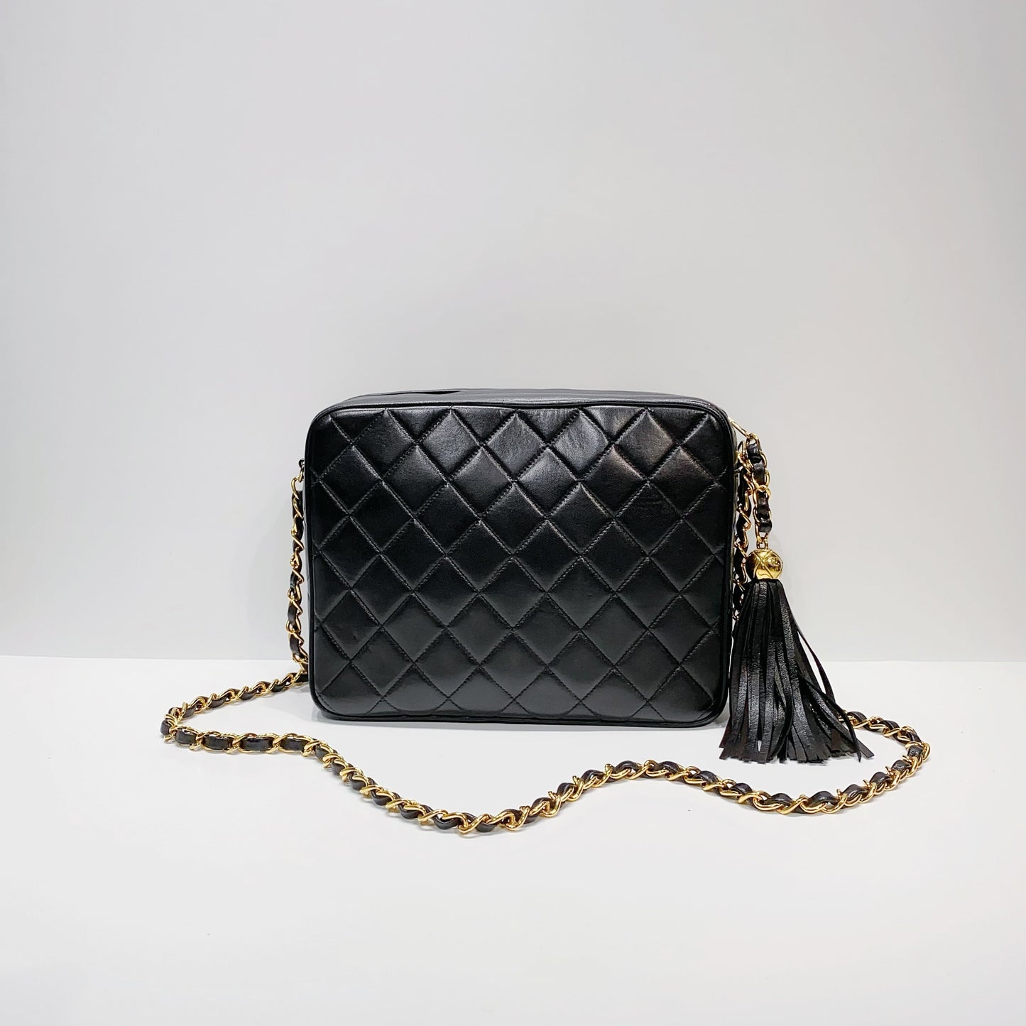 No.3945-Chanel Vintage Lambskin Turn-Lock Camera Bag