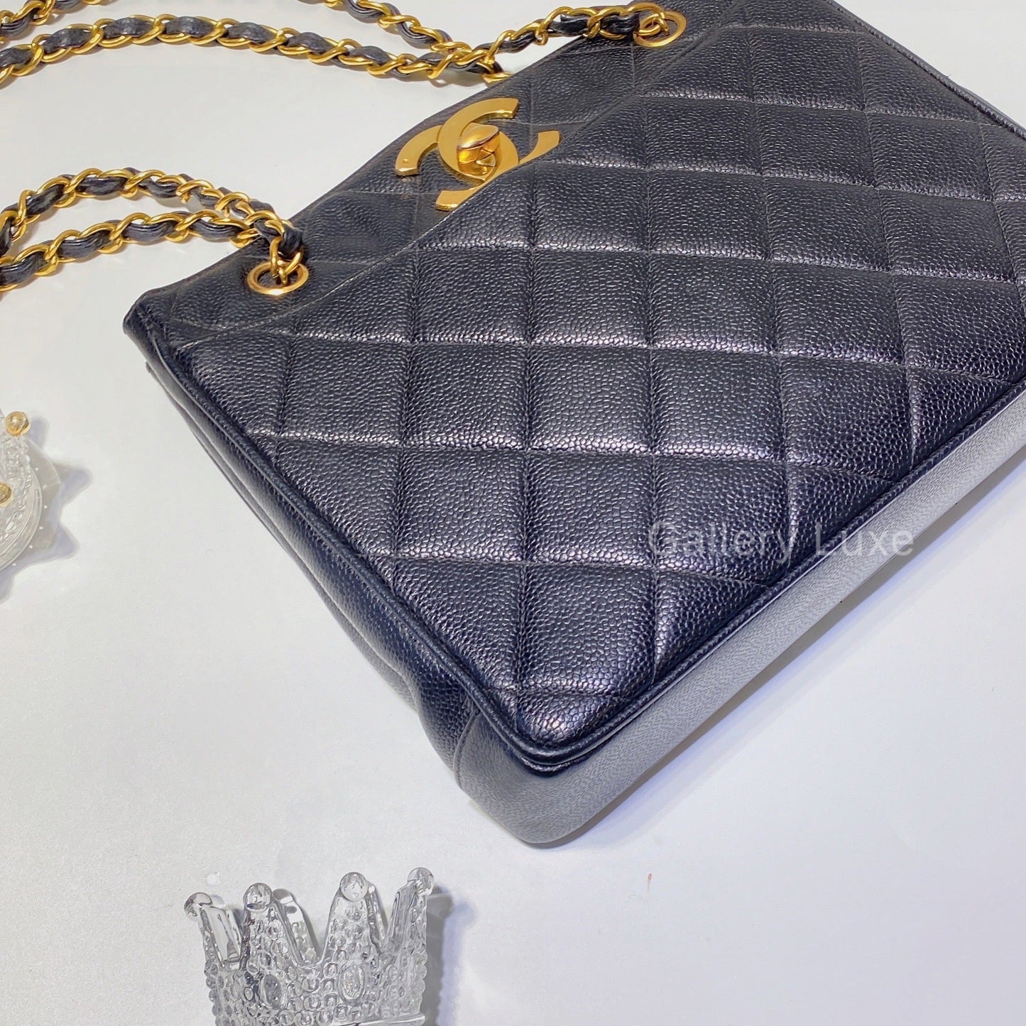 No.2326-Chanel Vintage Caviar Turn-Lock Shoulder Bag
