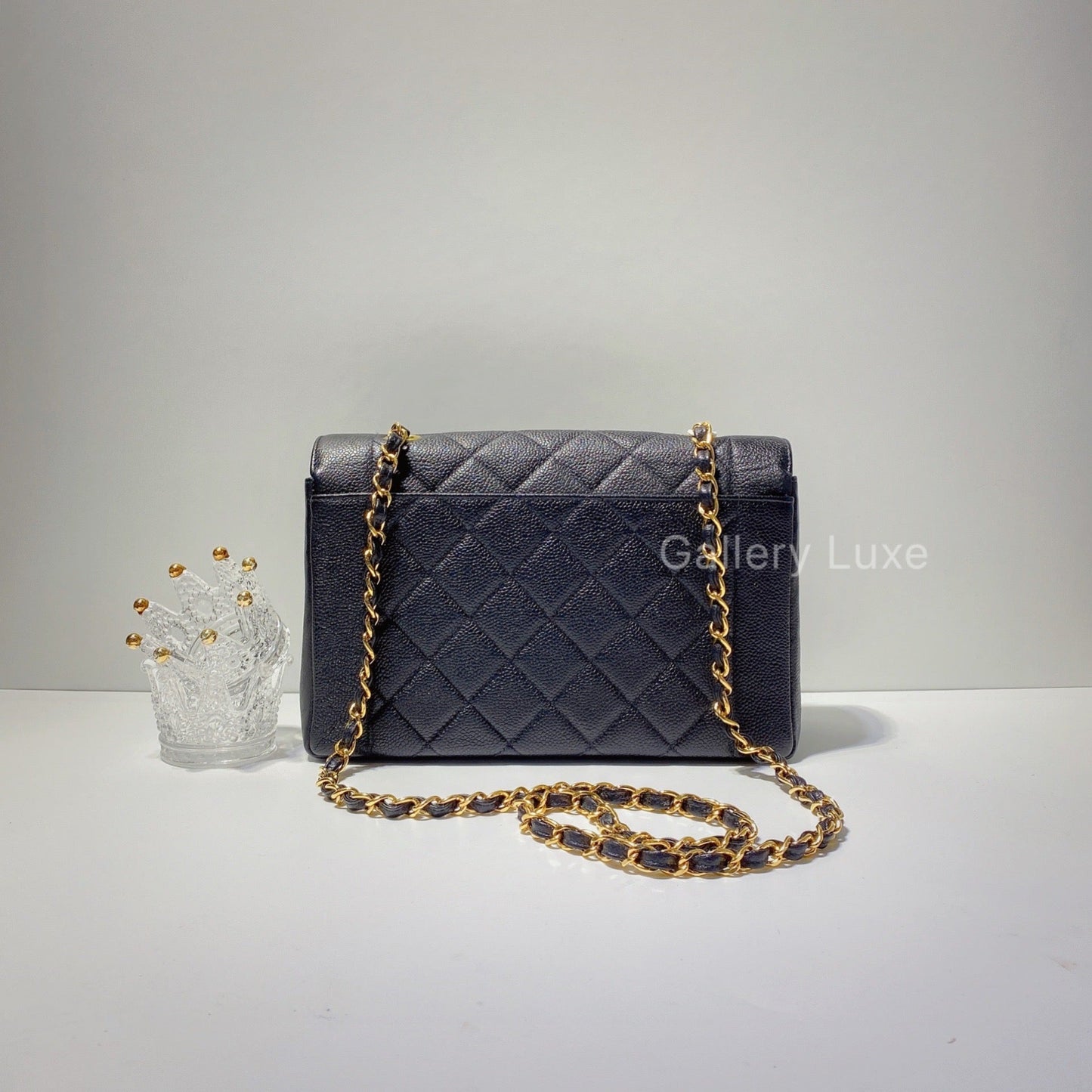 No.2066-Chanel Vintage Caviar Diana 25cm