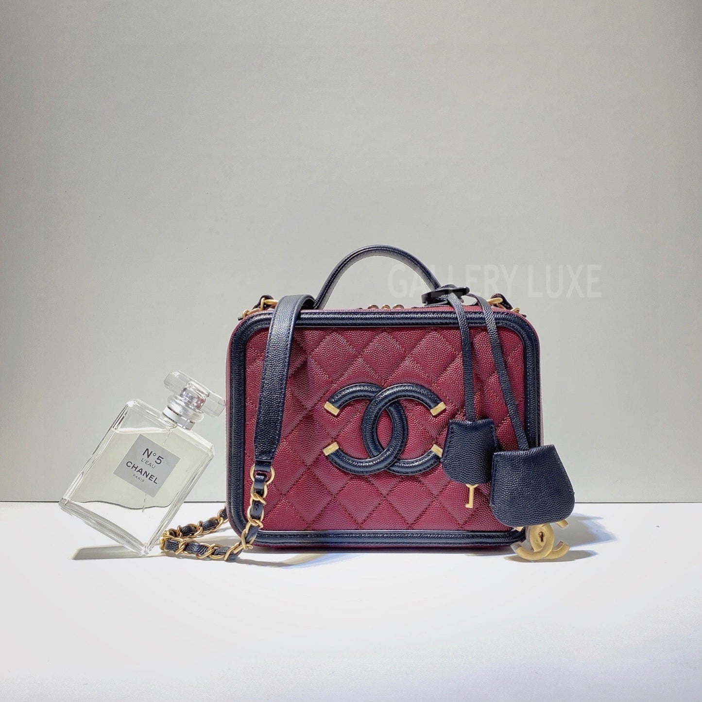 No.2875-Chanel Caviar Medium CC Filigree Vanity Case