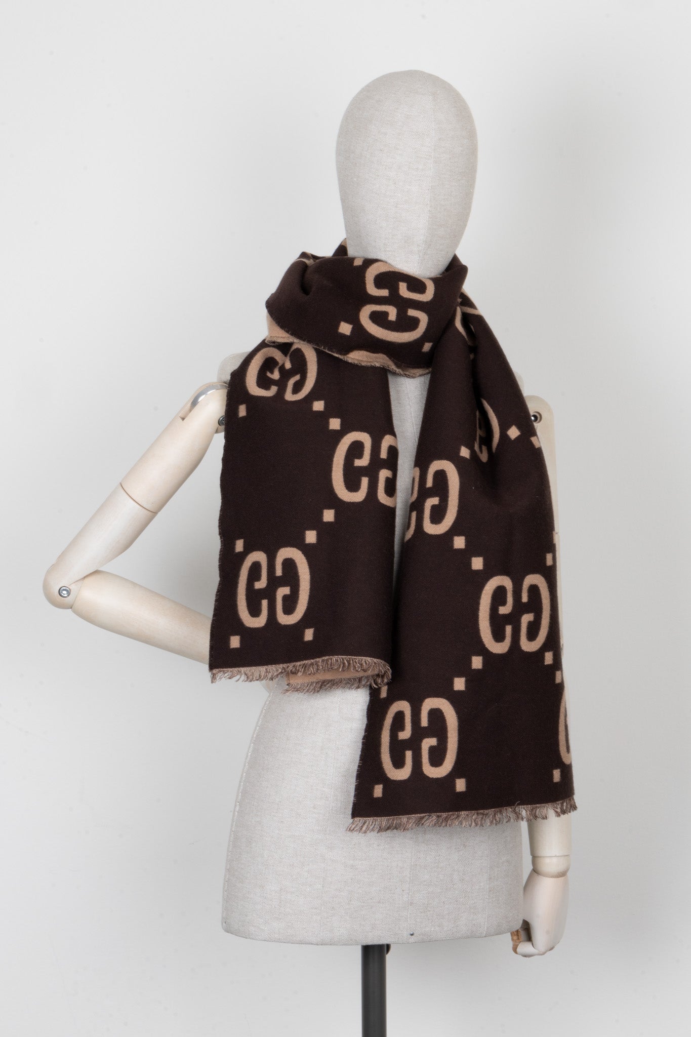 Luxury Gucci Trending 2025 Giant GG Reversible Scarf Brown Wool