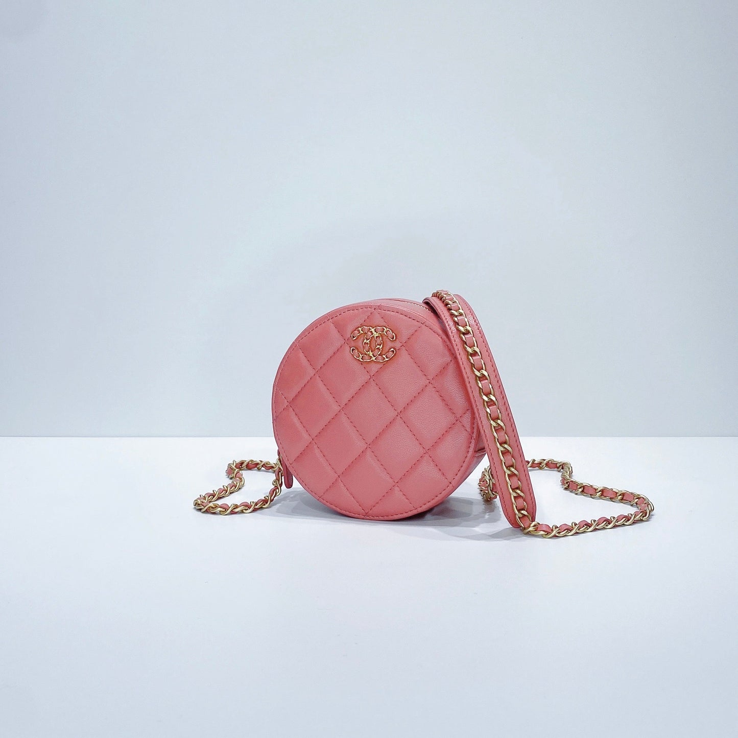No.3666-Chanel Chain Infinity Clutch With Chain