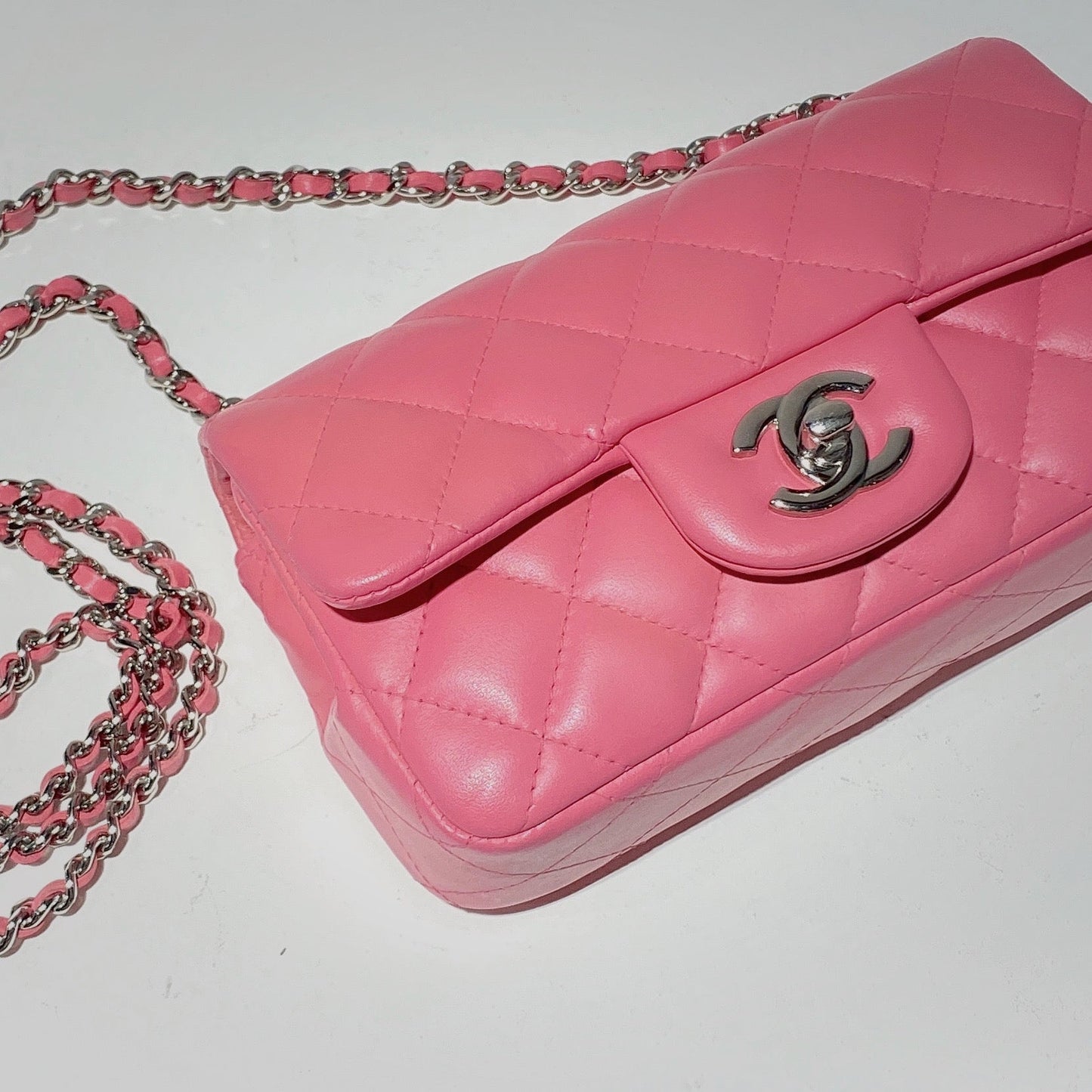 No.2355-Chanel Lambskin Extra Mini 17cm