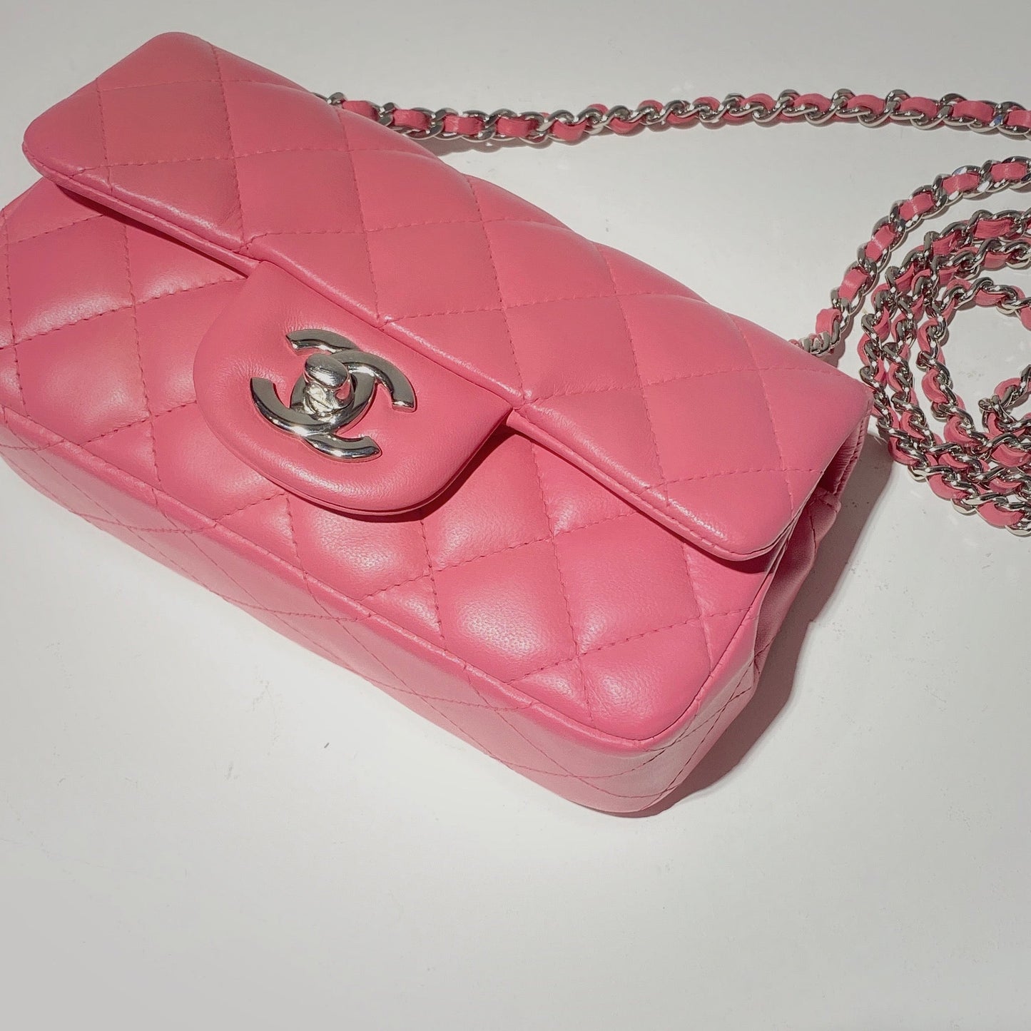 No.2355-Chanel Lambskin Extra Mini 17cm