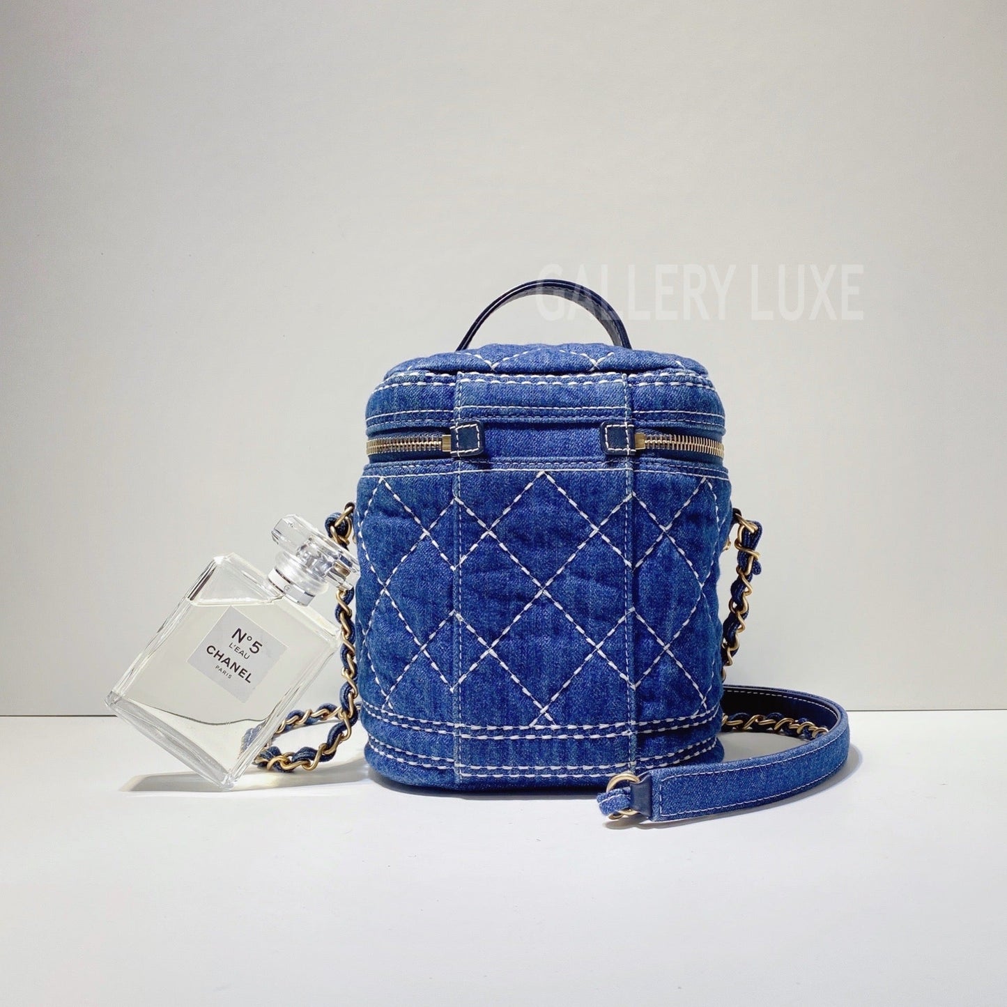 No3193-Chanel Denim Trip Vanity Case