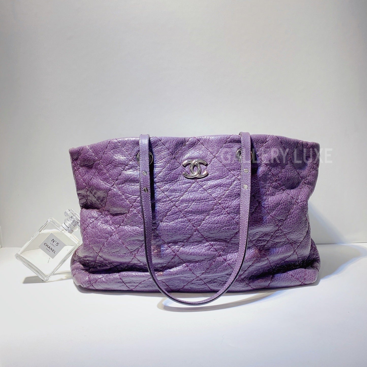 No.2884-Chanel Calfskin On The Road Tote Bag