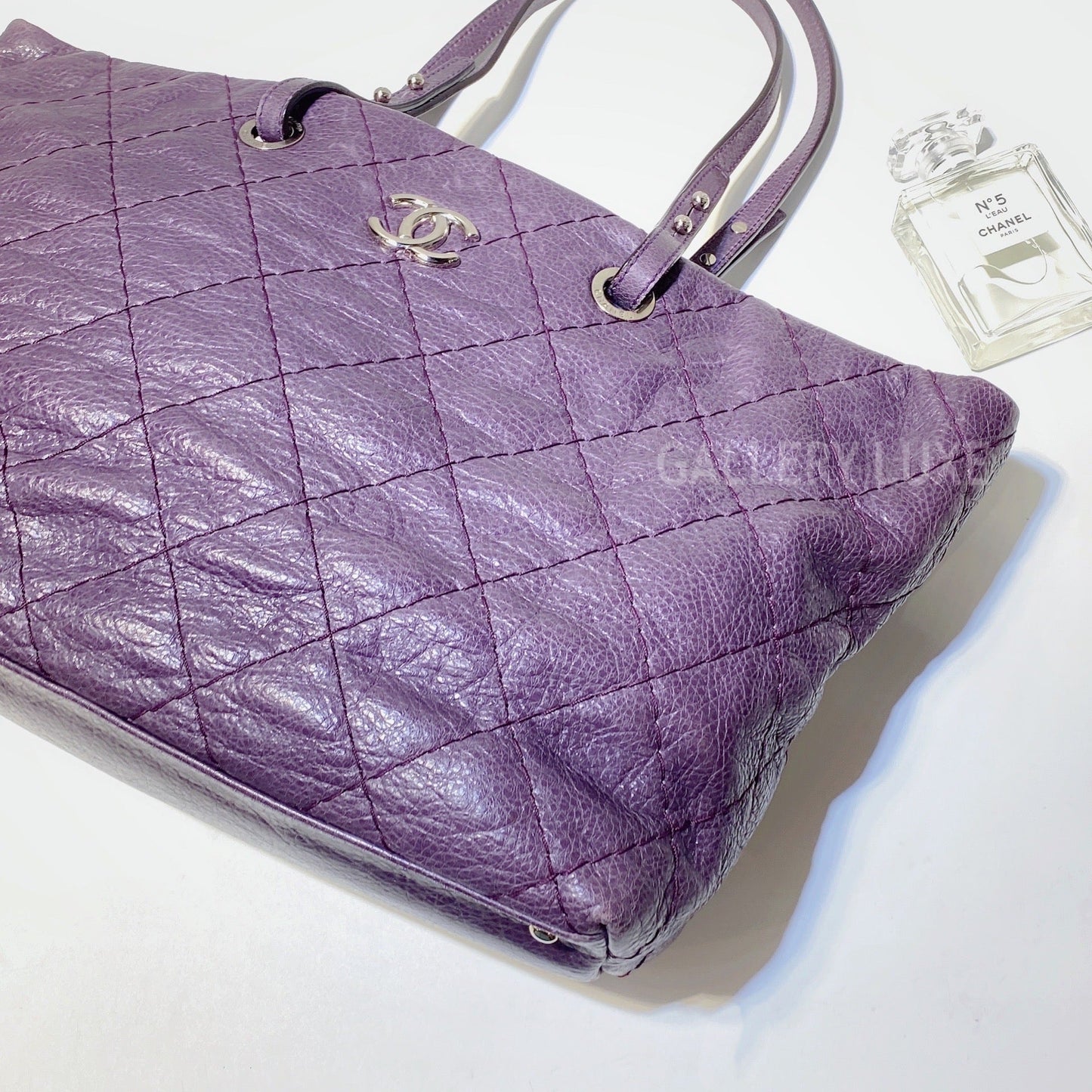 No.2884-Chanel Calfskin On The Road Tote Bag